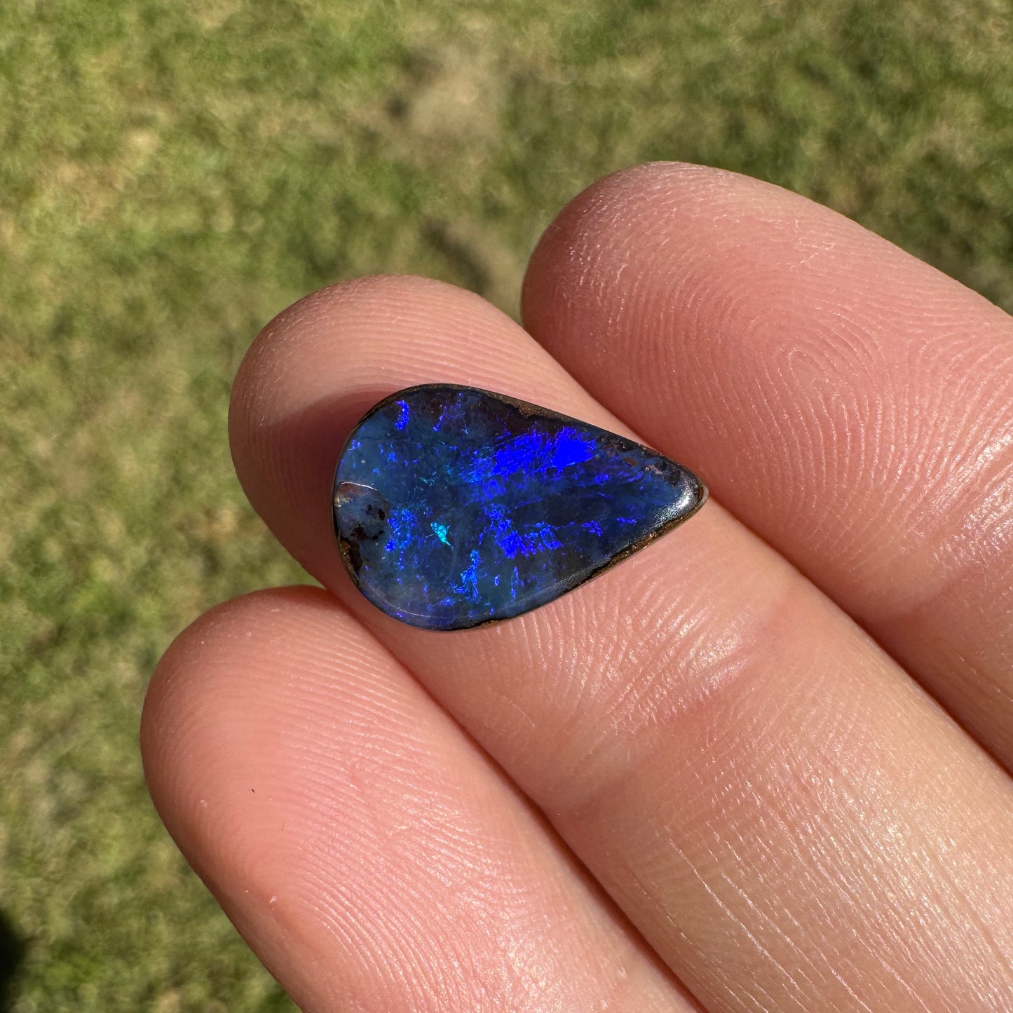 3.03 Ct small purple teardrop boulder opal