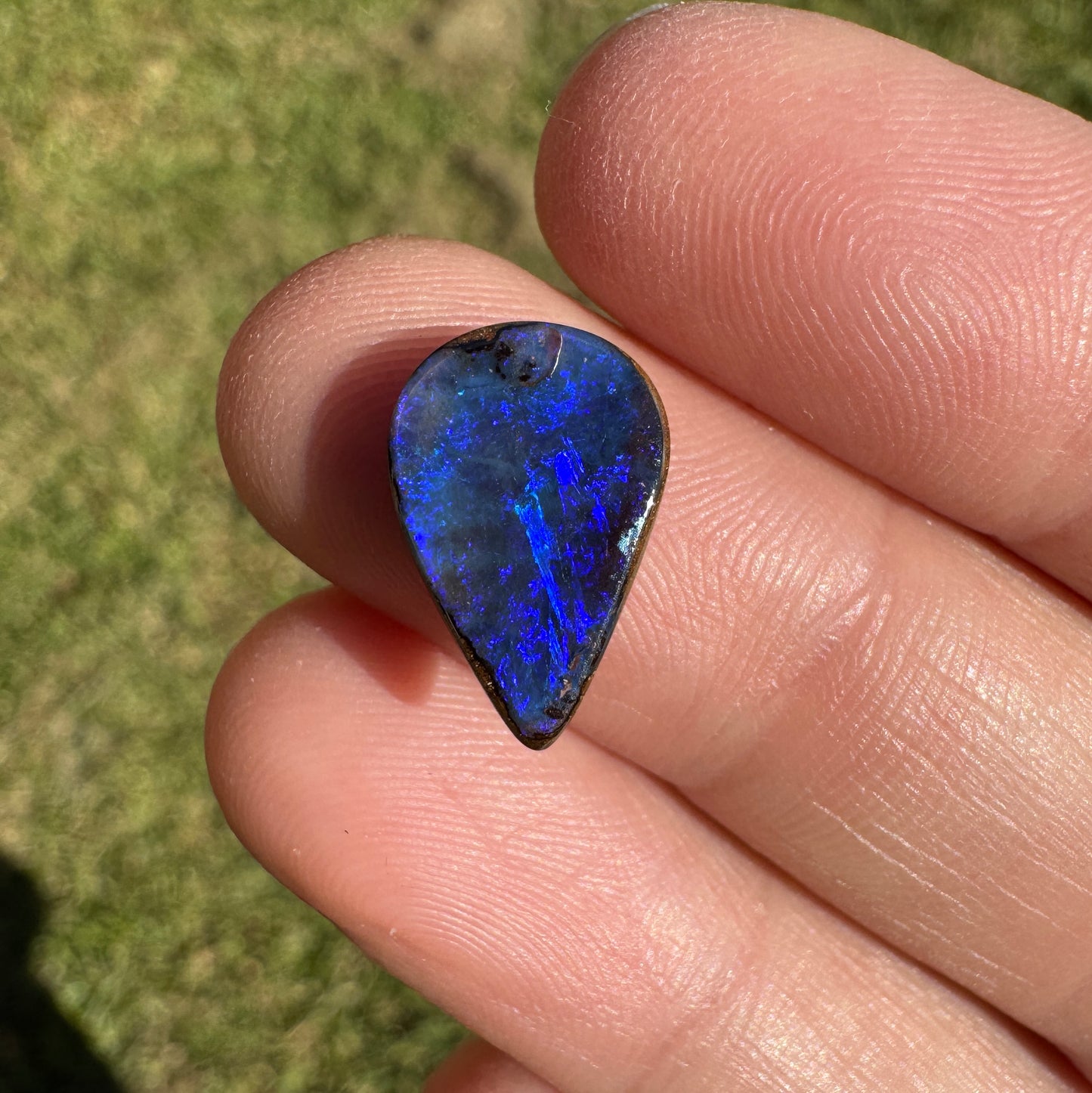 3.03 Ct small purple teardrop boulder opal