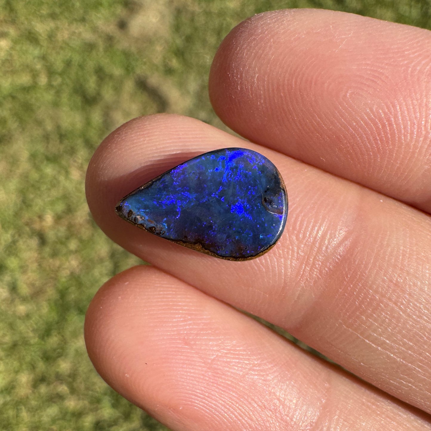 3.03 Ct small purple teardrop boulder opal