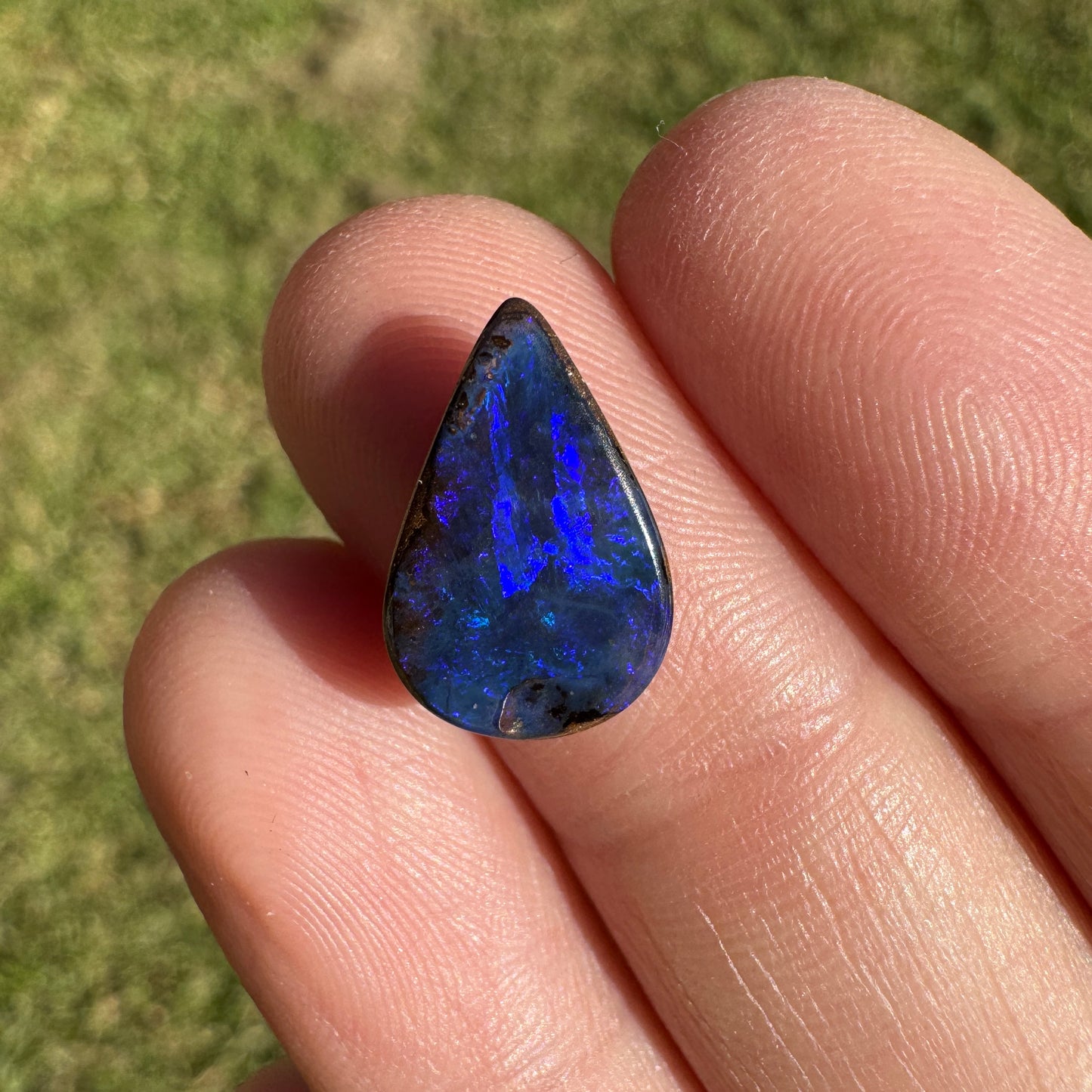 3.03 Ct small purple teardrop boulder opal