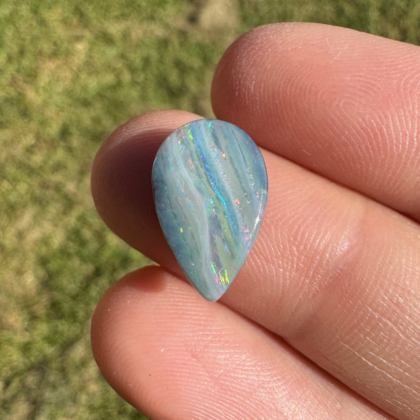 3.58 Ct stripy teardrop boulder opal
