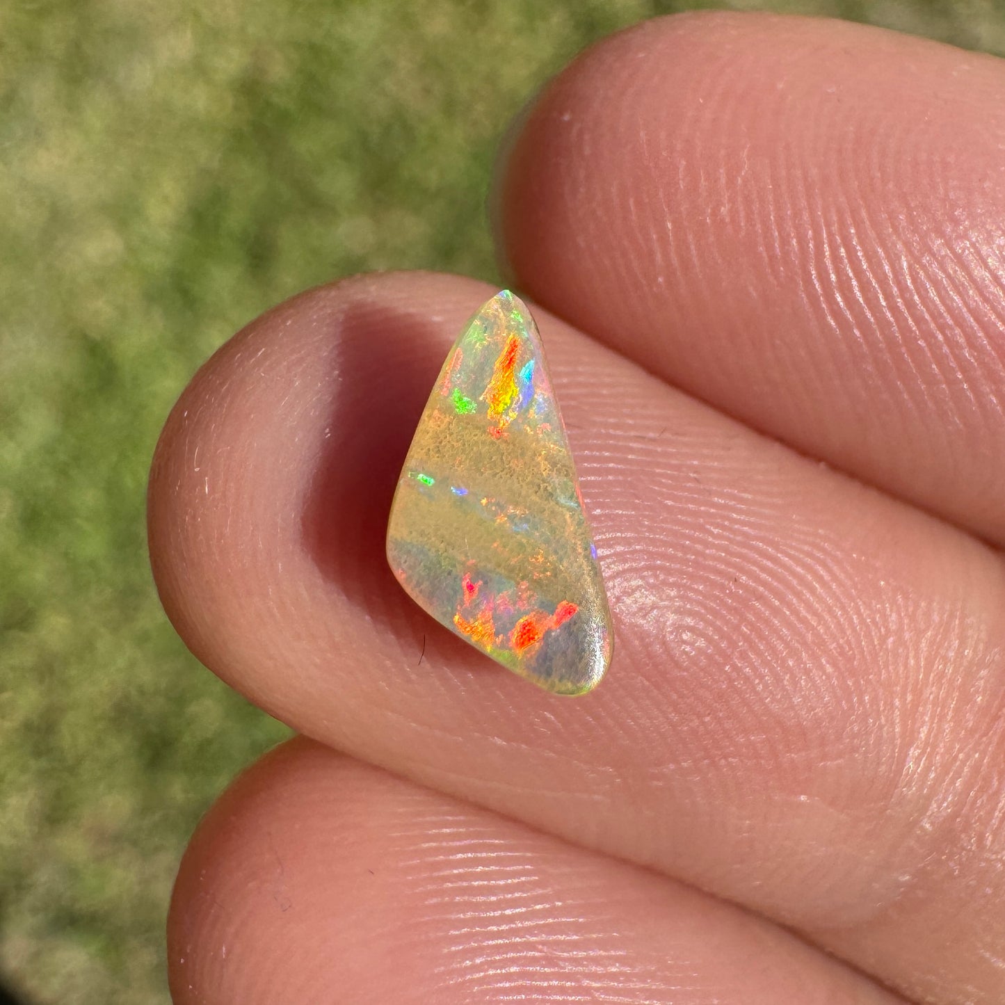 0.80 Ct extra small boulder opal