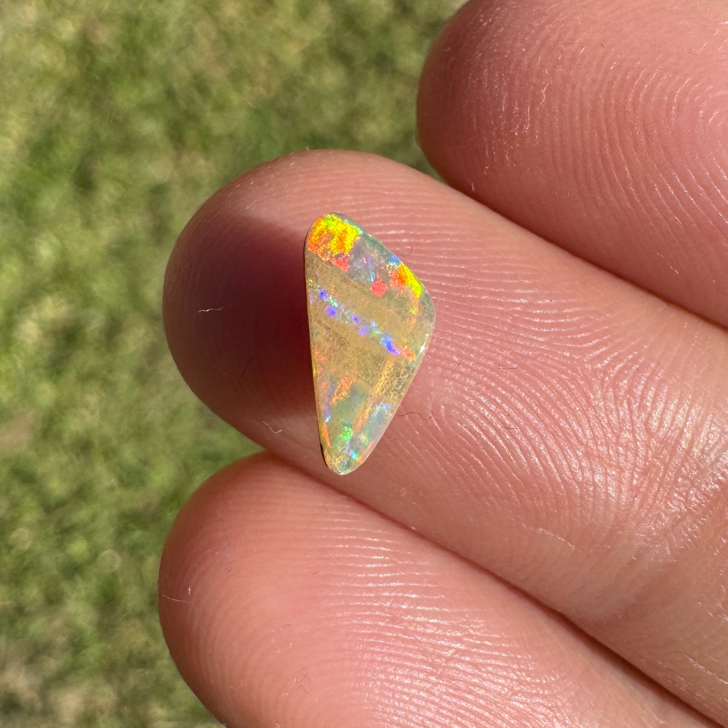 0.80 Ct extra small boulder opal