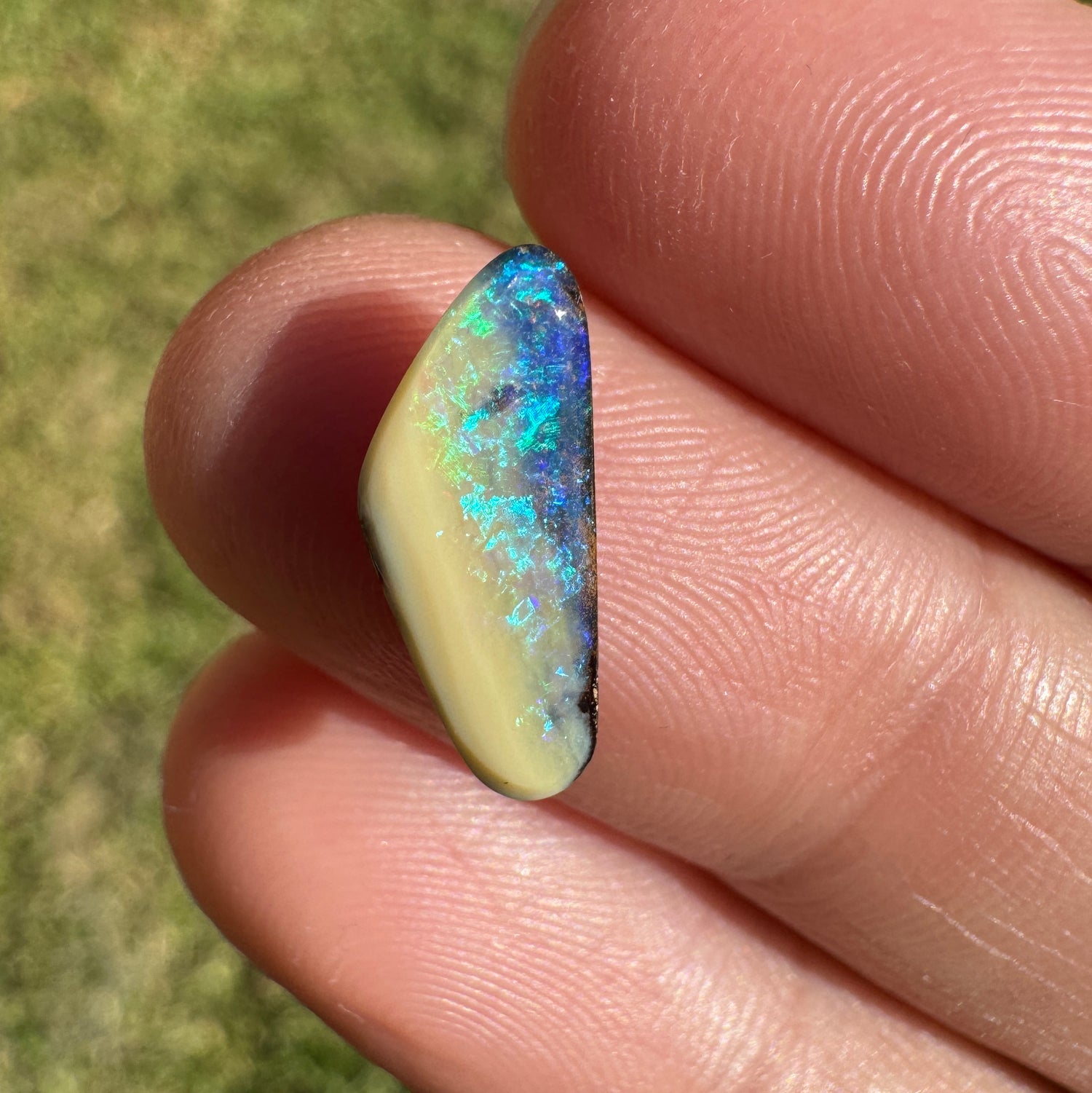 1.88 Ct small boulder opal - Broken River Mining