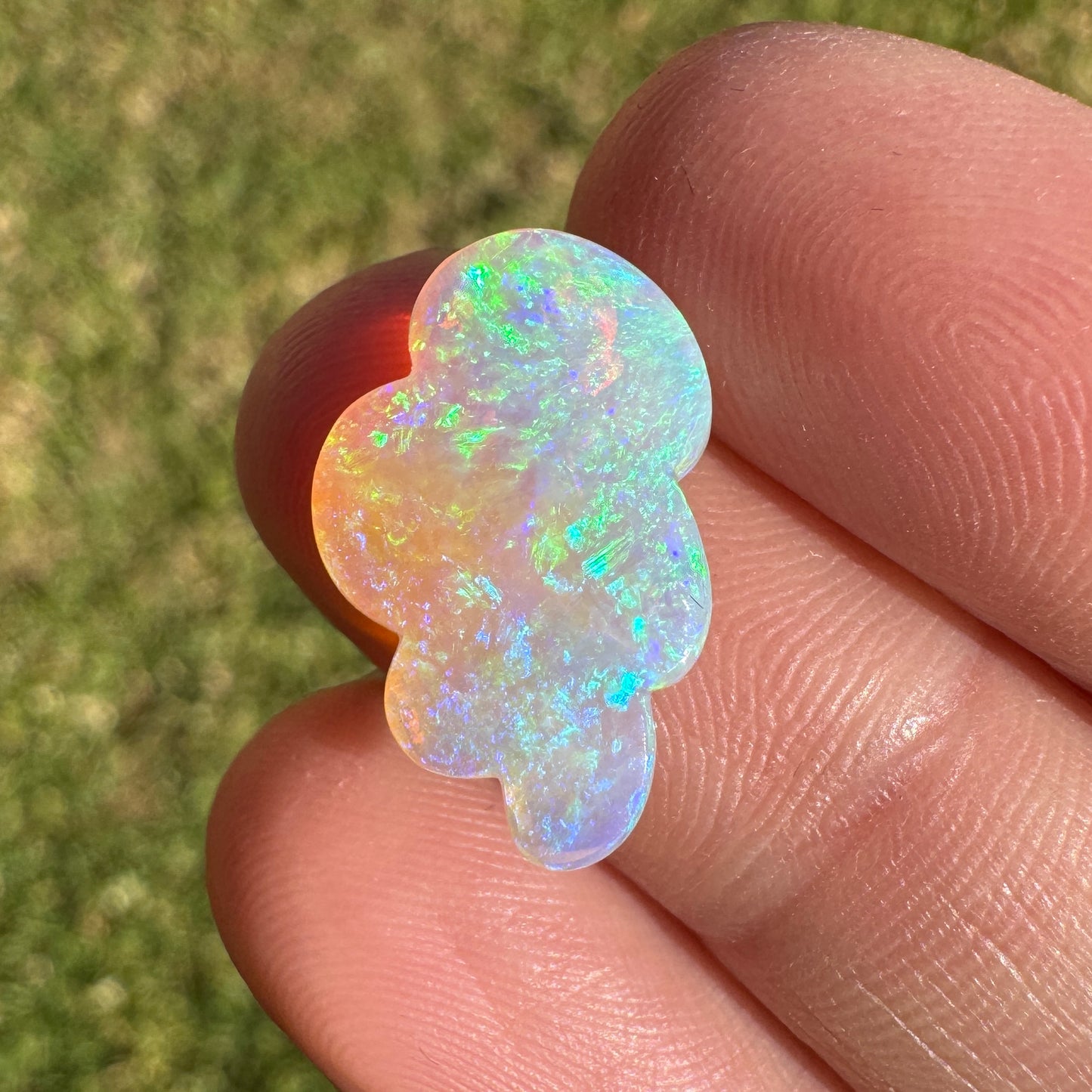 4.53 Ct cloud carving crystal opal