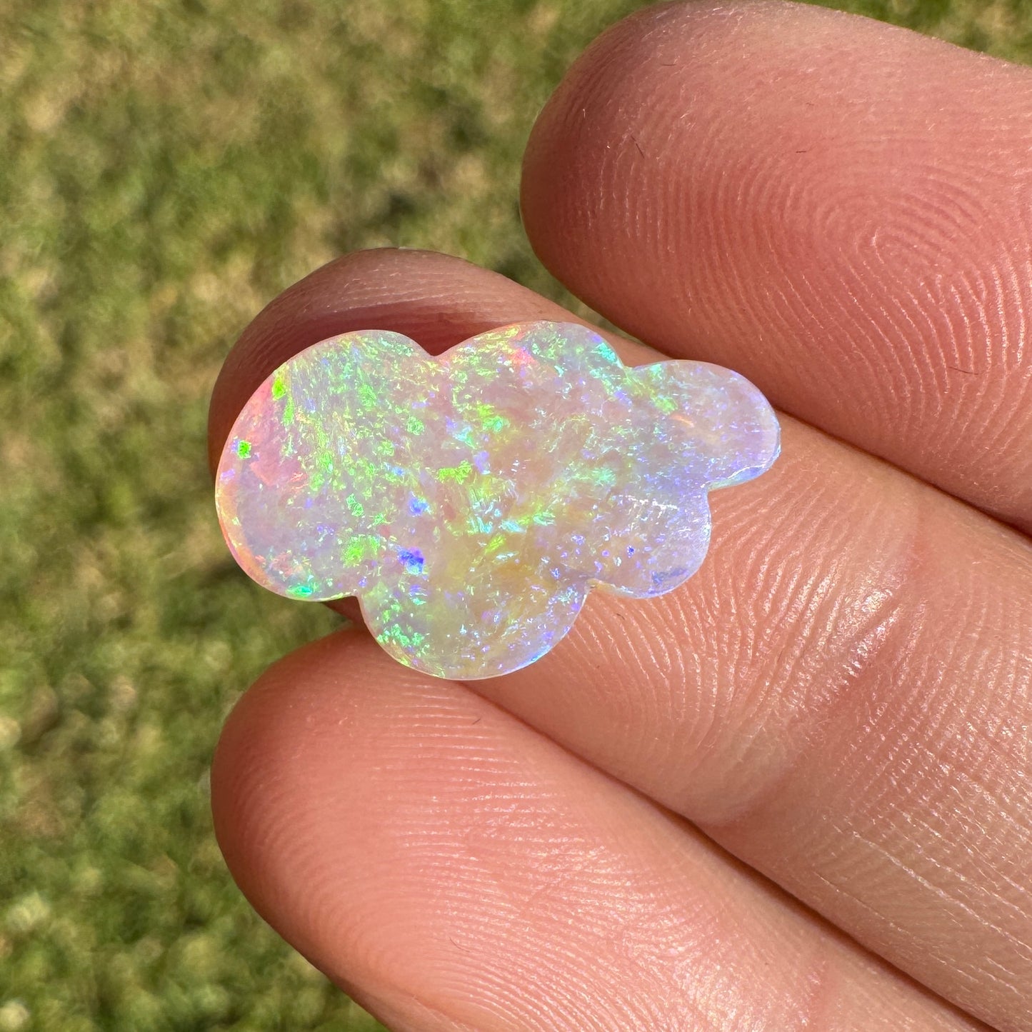 4.53 Ct cloud carving crystal opal