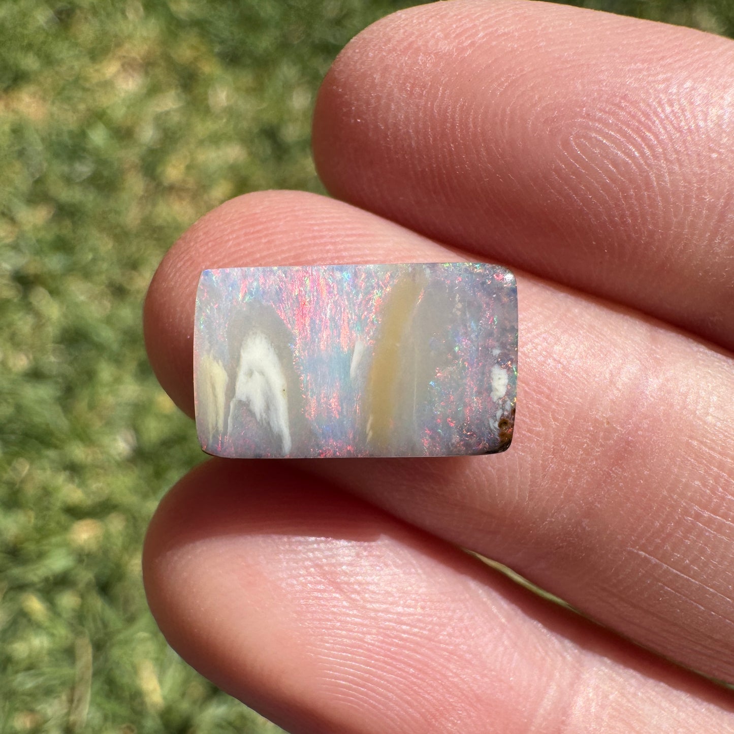 3.53 Ct swirly boulder opal