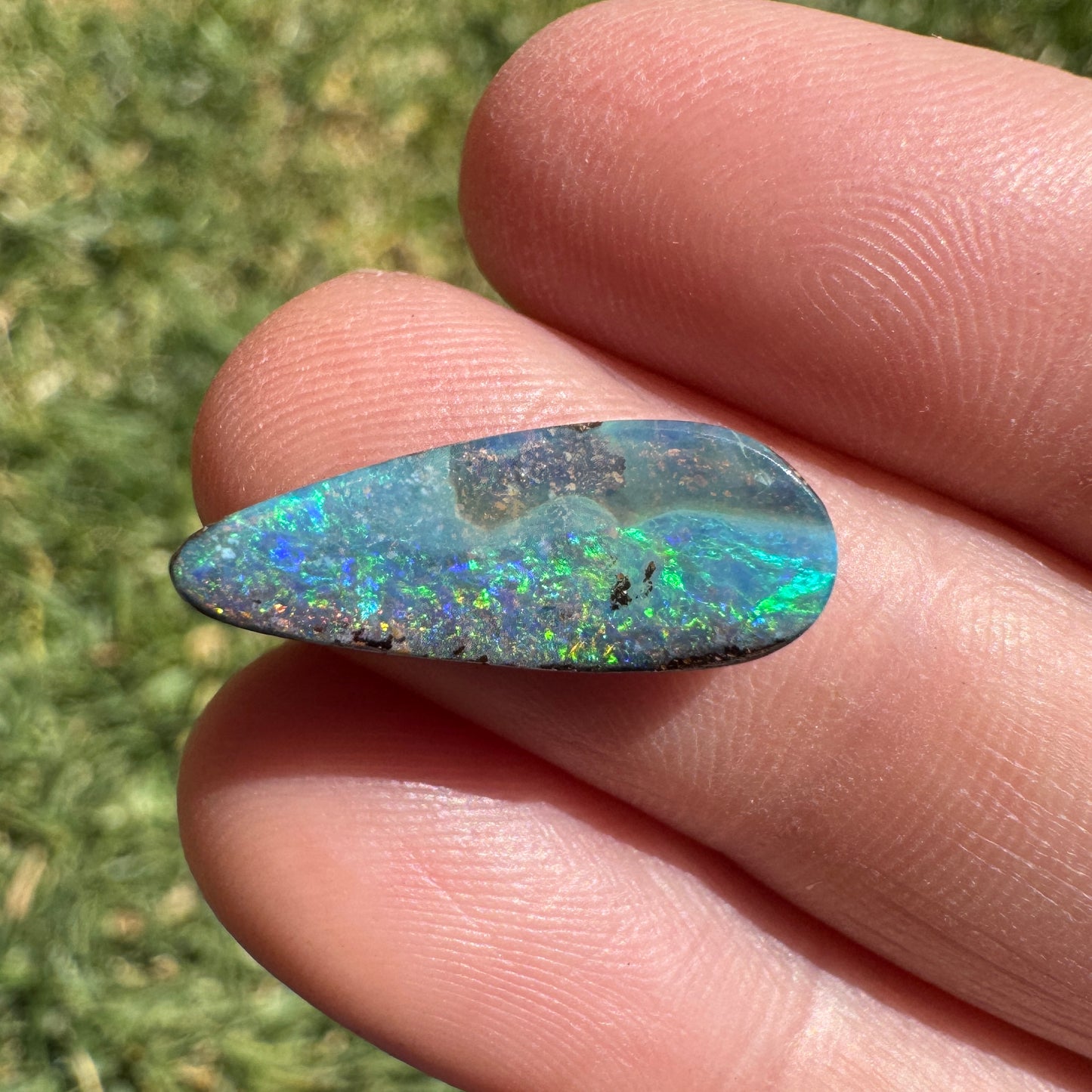 4.39 Ct green-blue boulder opal