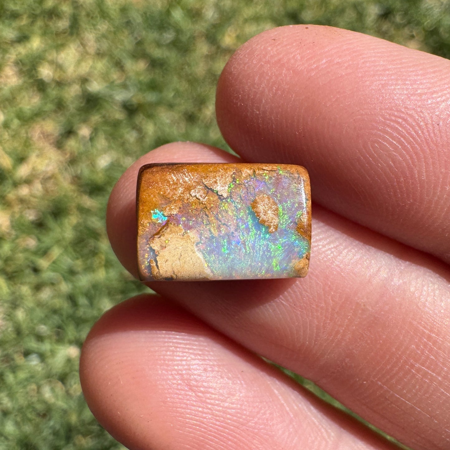 6.05 Ct small boulder opal