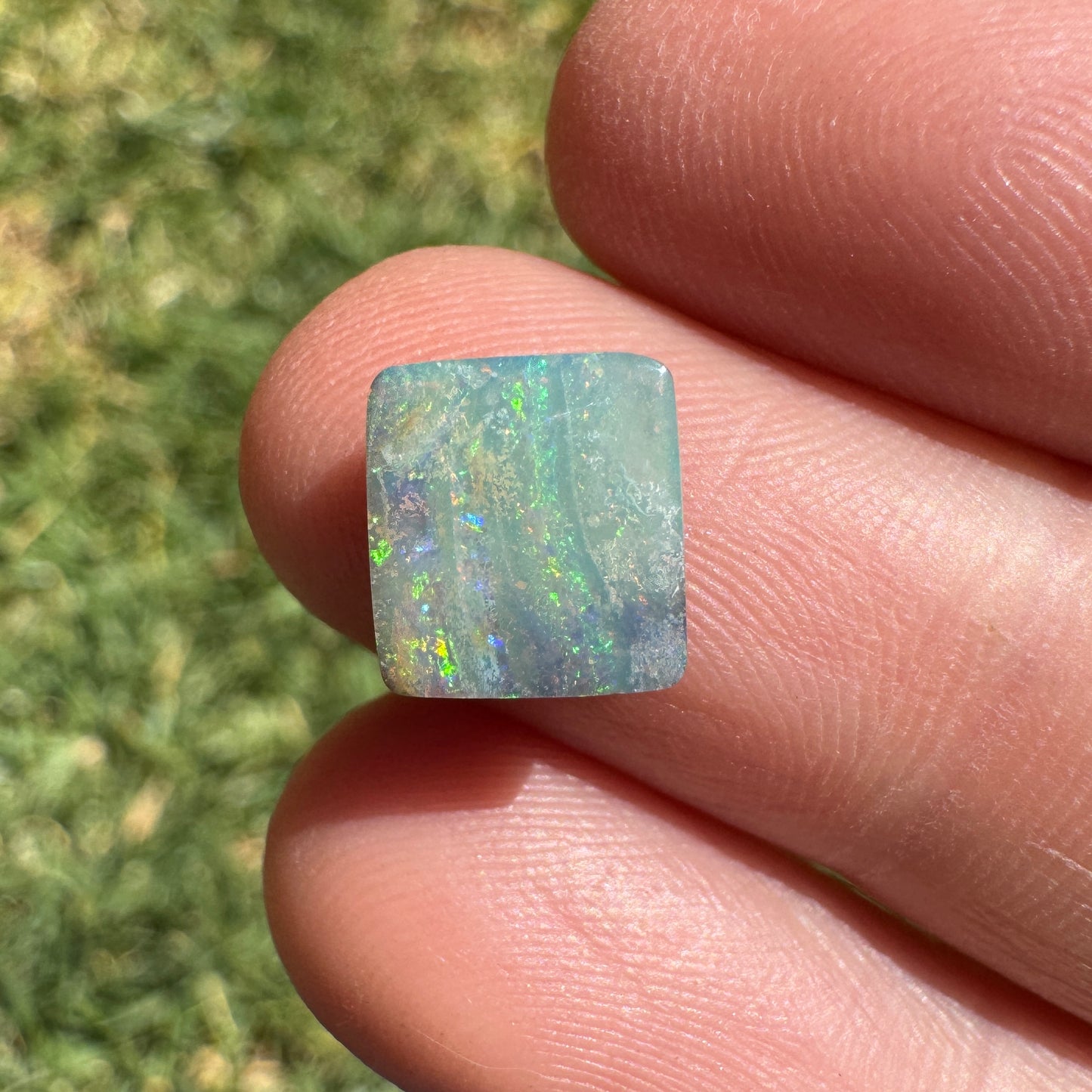 2.53 Ct small boulder opal