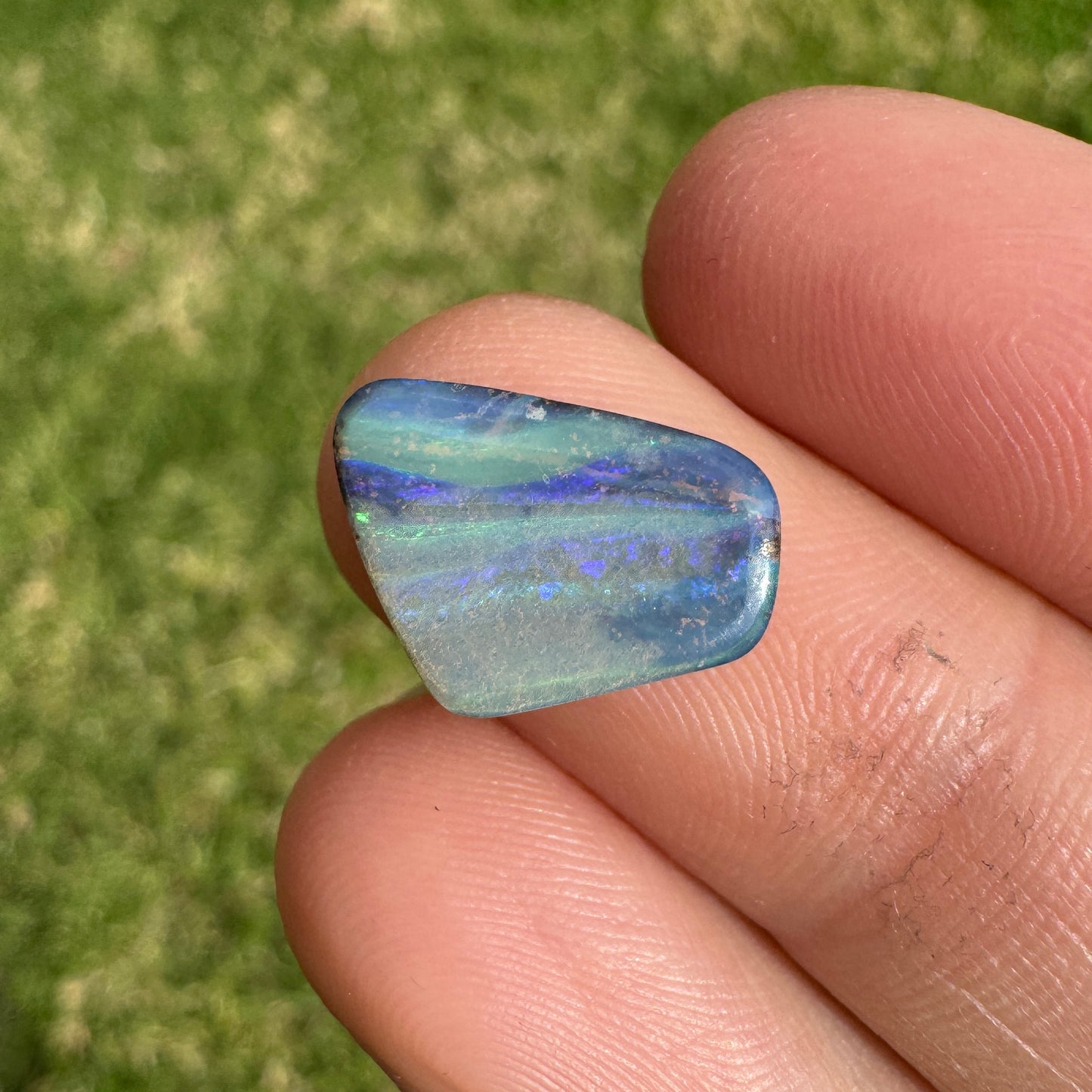 2.87 Ct small boulder opal
