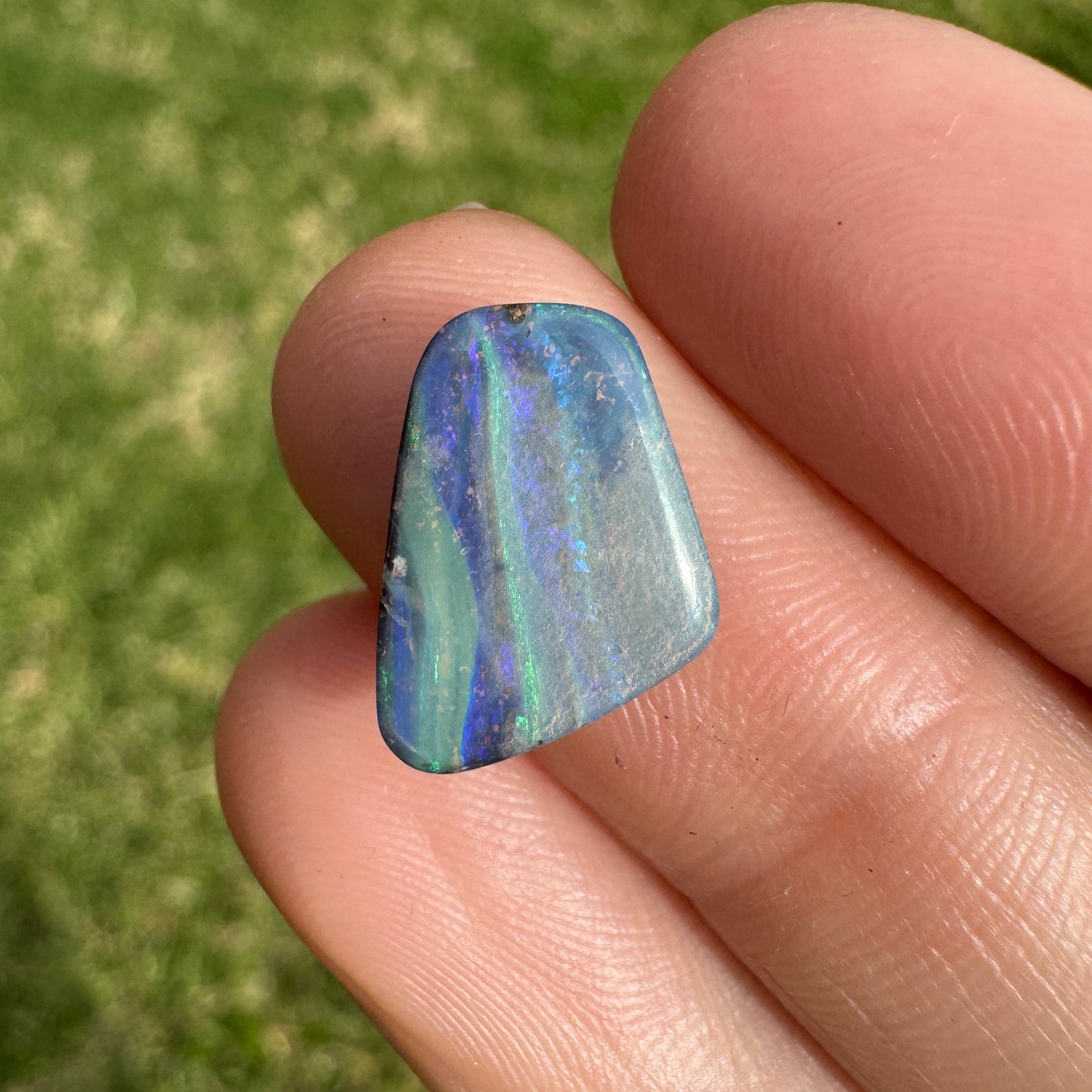 2.87 Ct small boulder opal