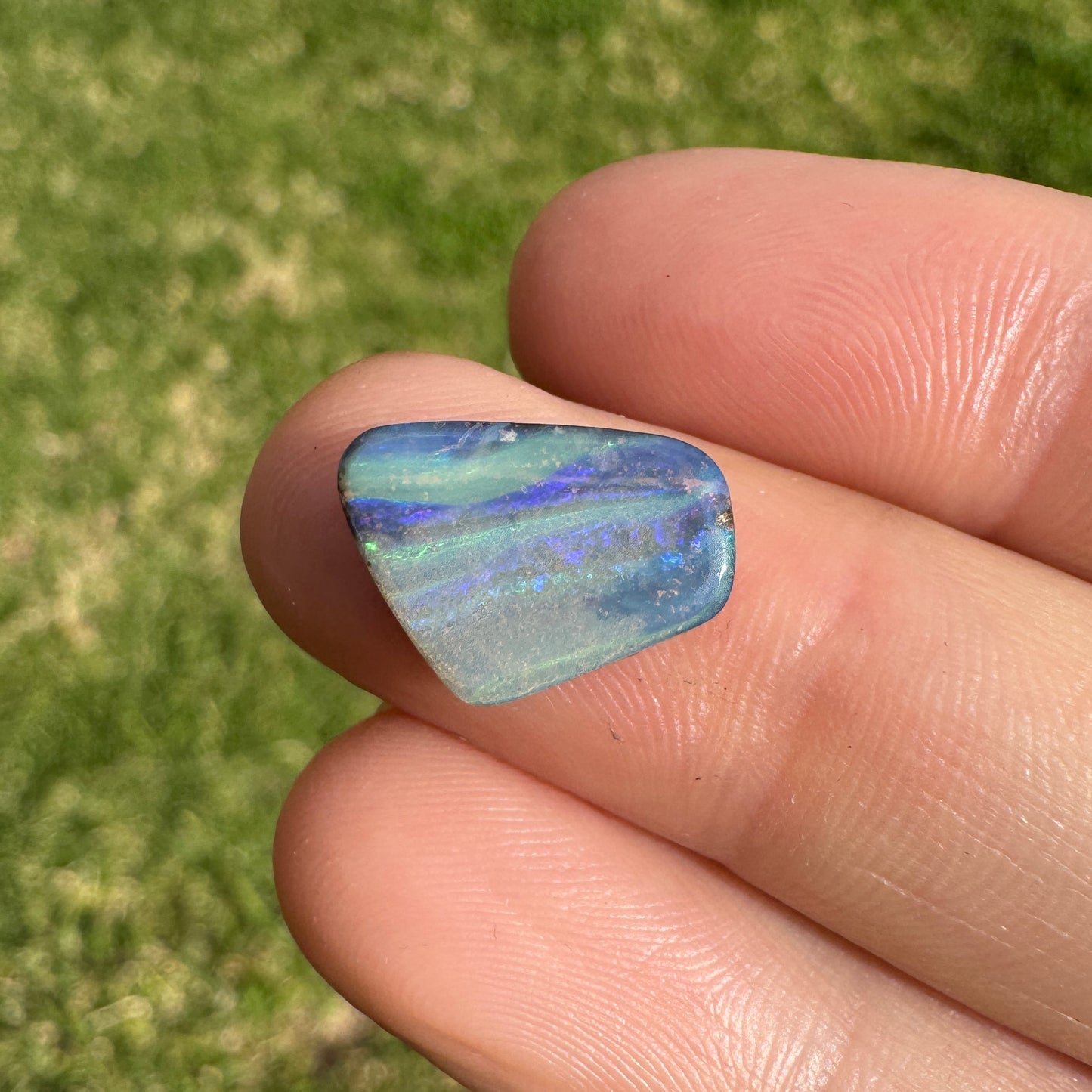 2.87 Ct small boulder opal