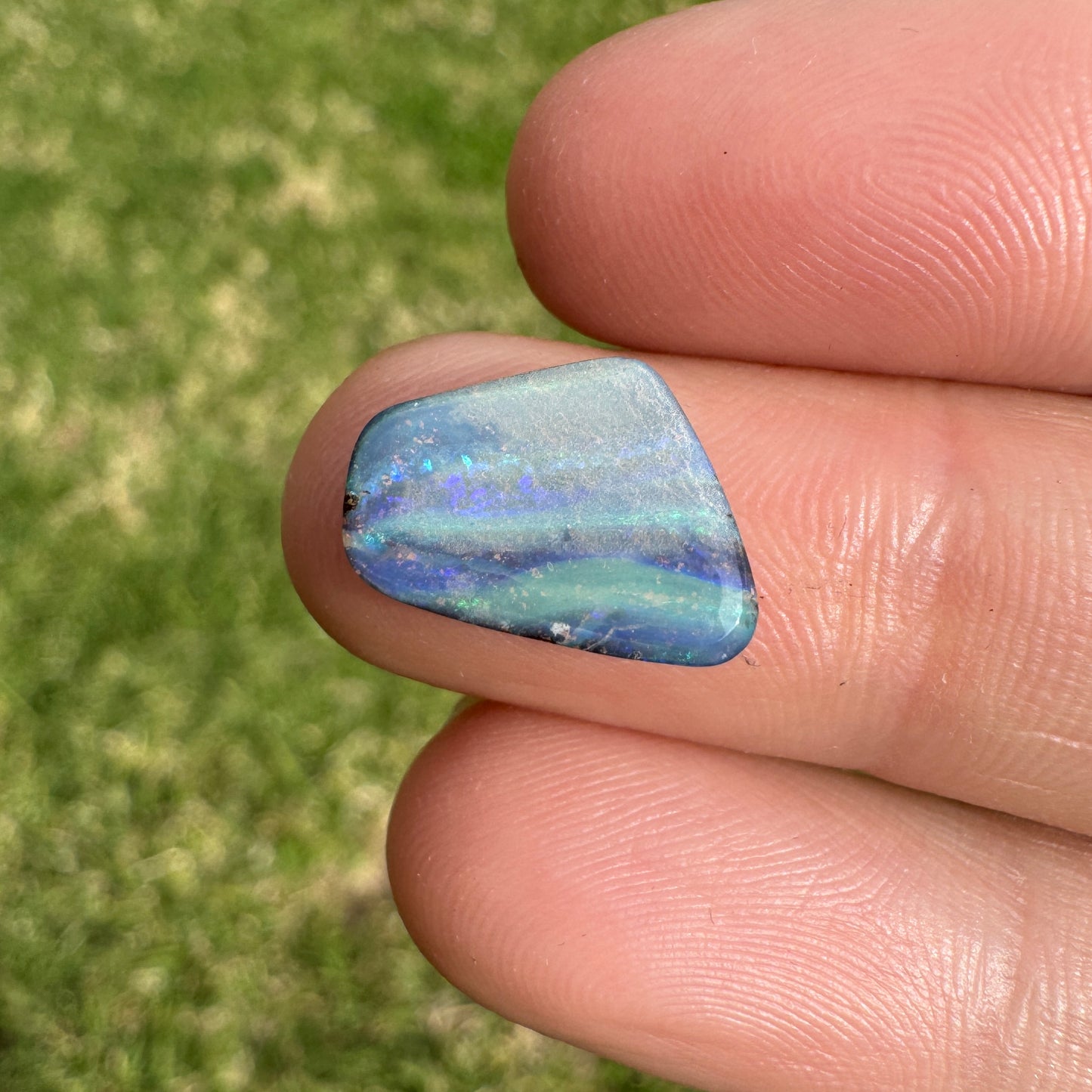 2.87 Ct small boulder opal