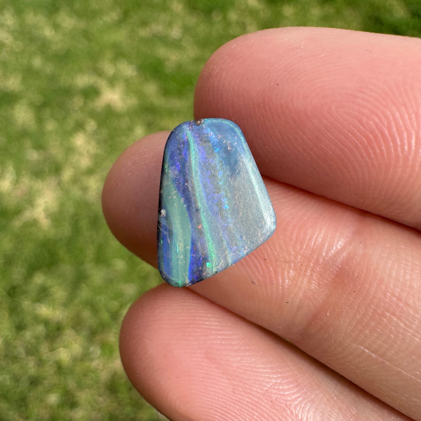2.87 Ct small boulder opal