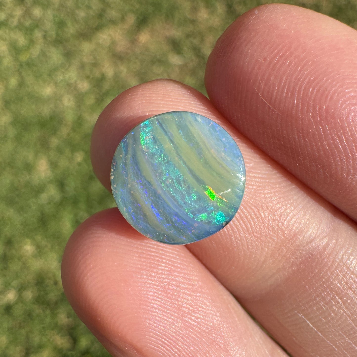 3.48 Ct circle boulder opal