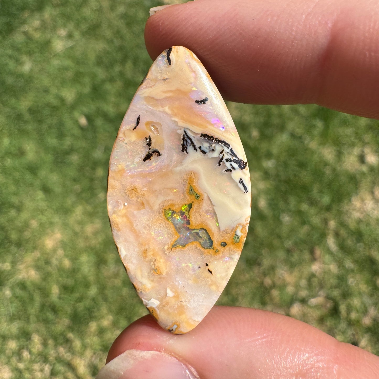 33.07 Ct side-drilled large boulder opal