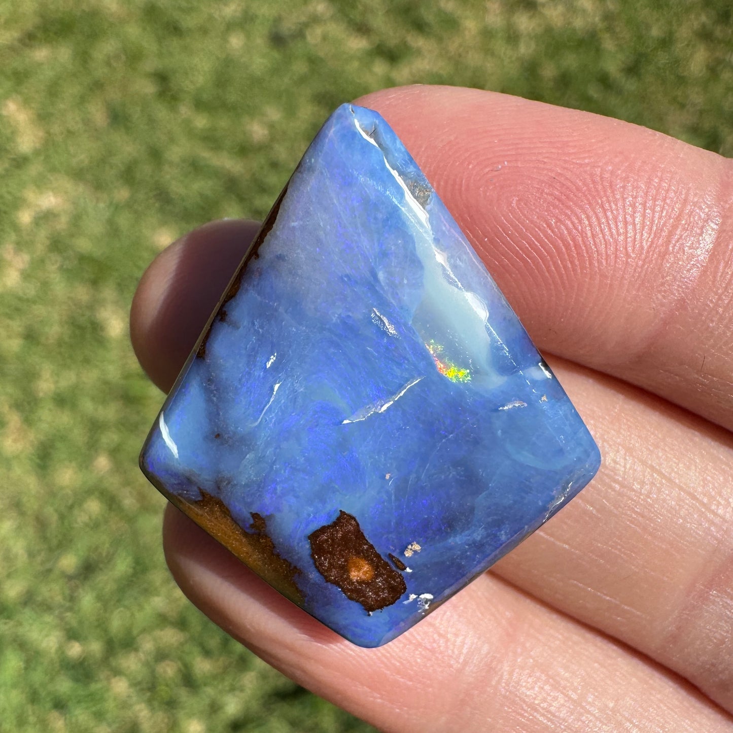 37.71 Ct side-drilled boulder opal
