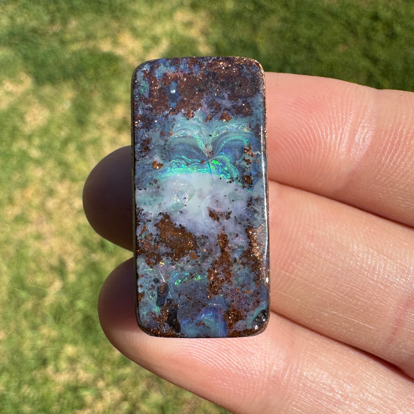 34.25 Ct side-drilled boulder opal