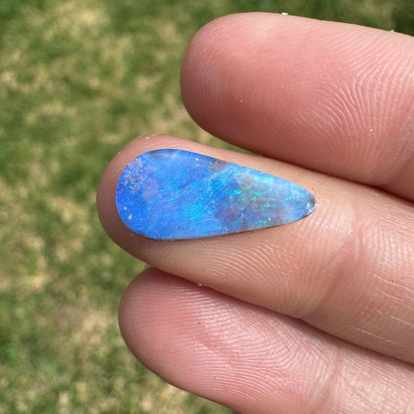 2.78 Ct bright blue boulder opal