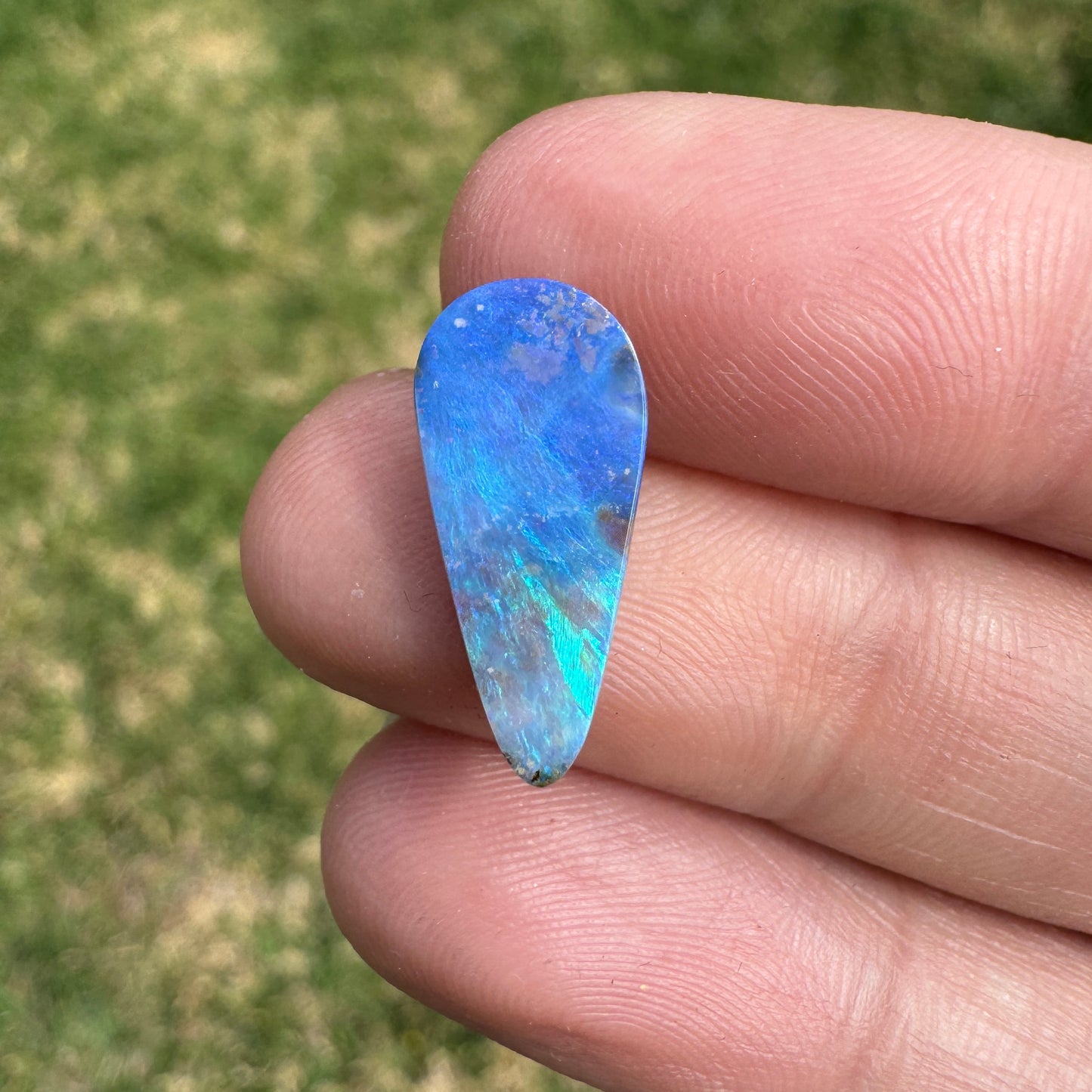 2.78 Ct bright blue boulder opal