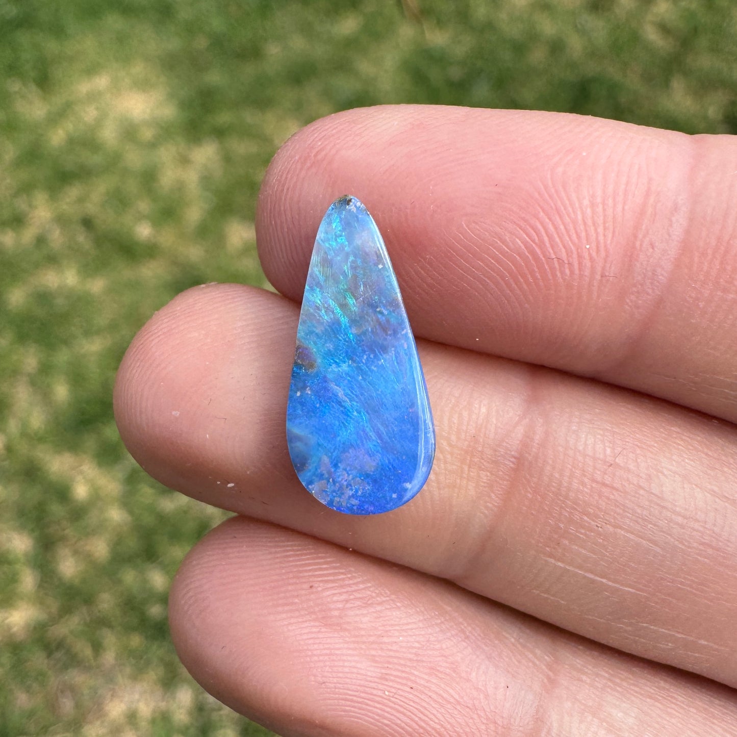 2.78 Ct bright blue boulder opal