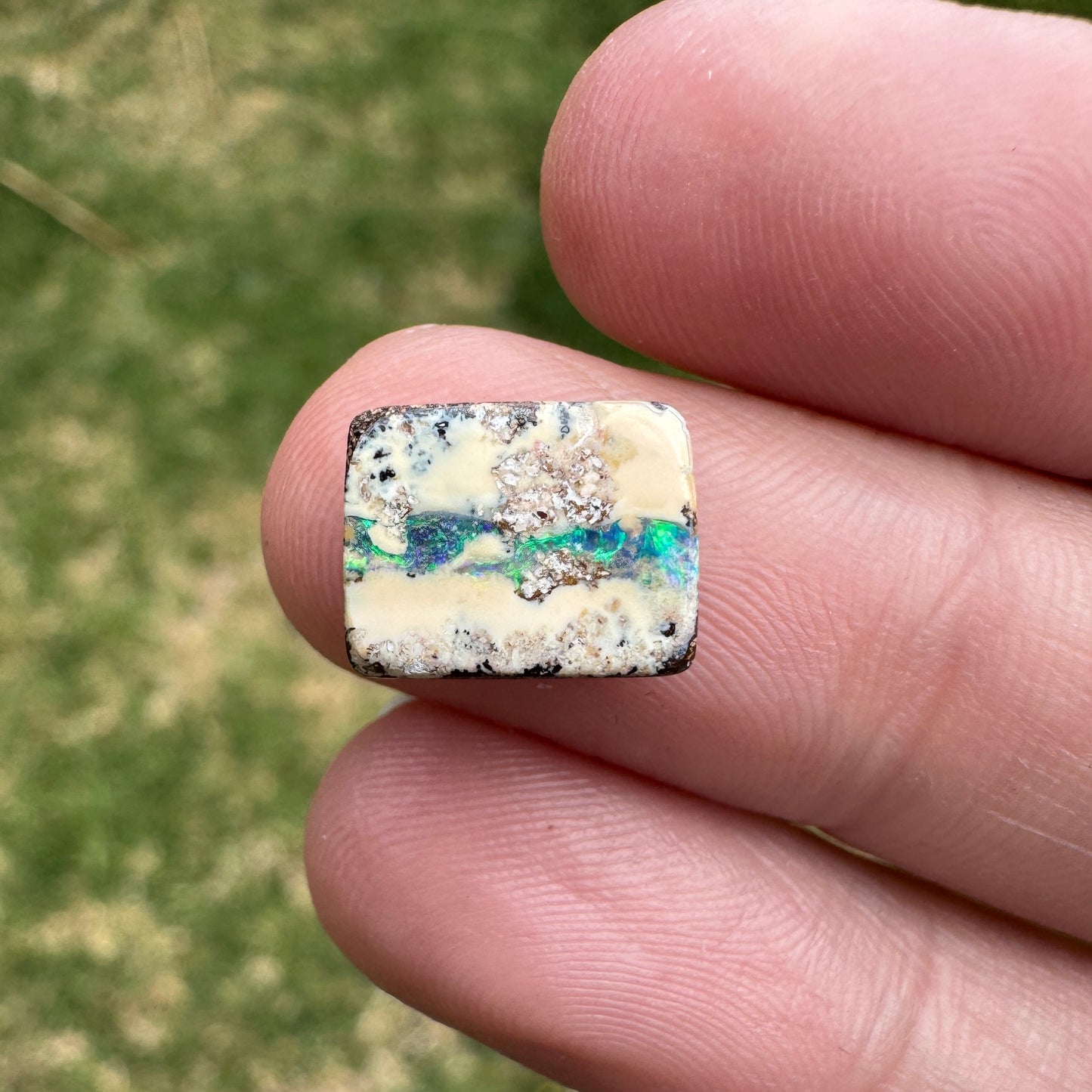 2.81 Ct small boulder opal