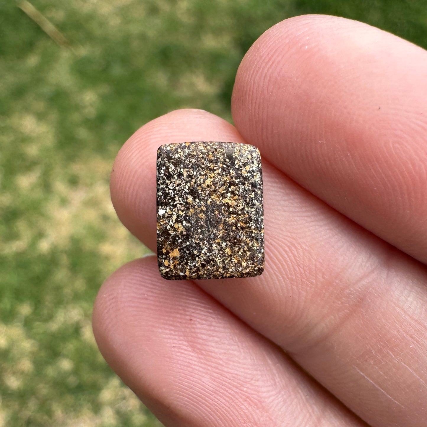 2.81 Ct small boulder opal