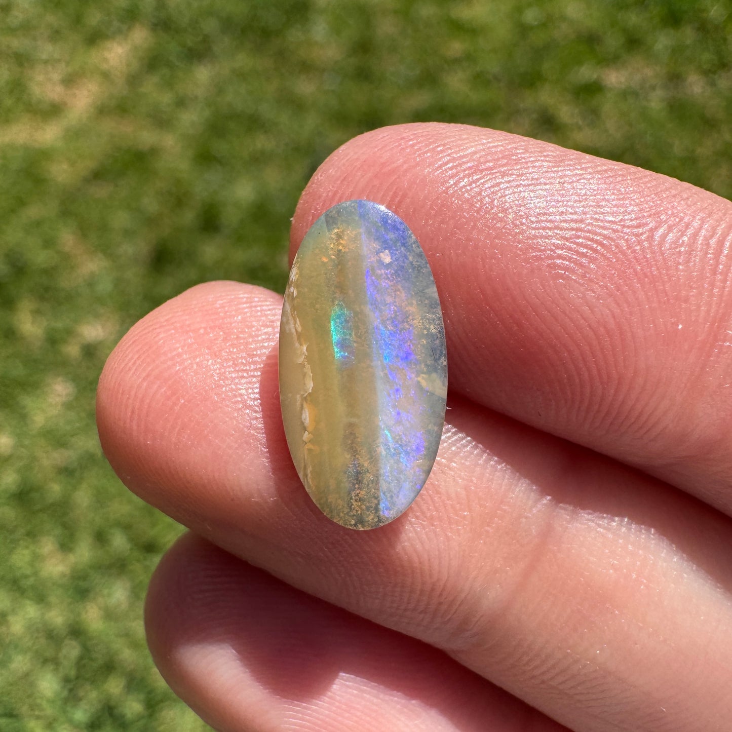2.77 Ct small boulder opal