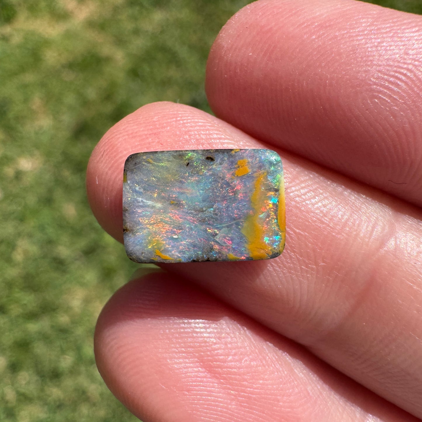 2.88 Ct small boulder opal
