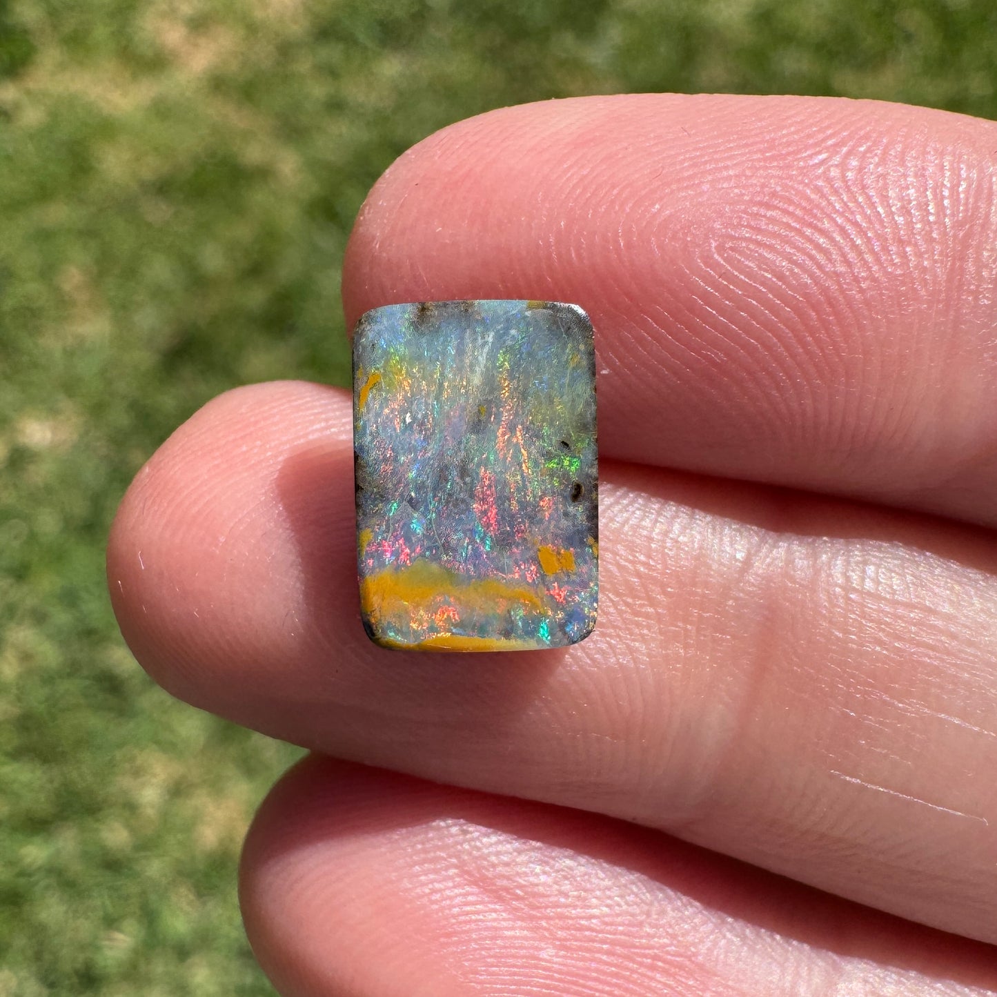 2.88 Ct small boulder opal