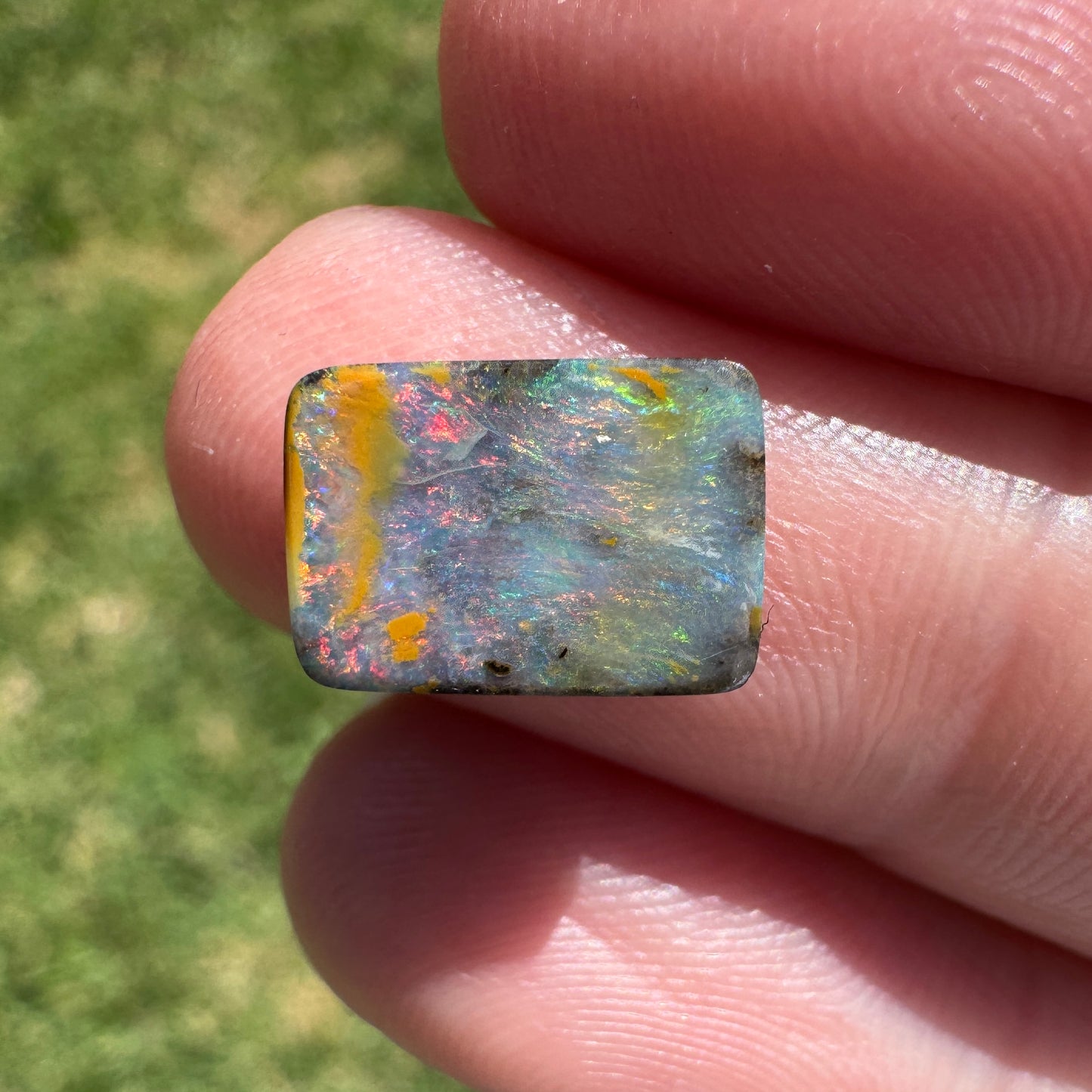 2.88 Ct small boulder opal