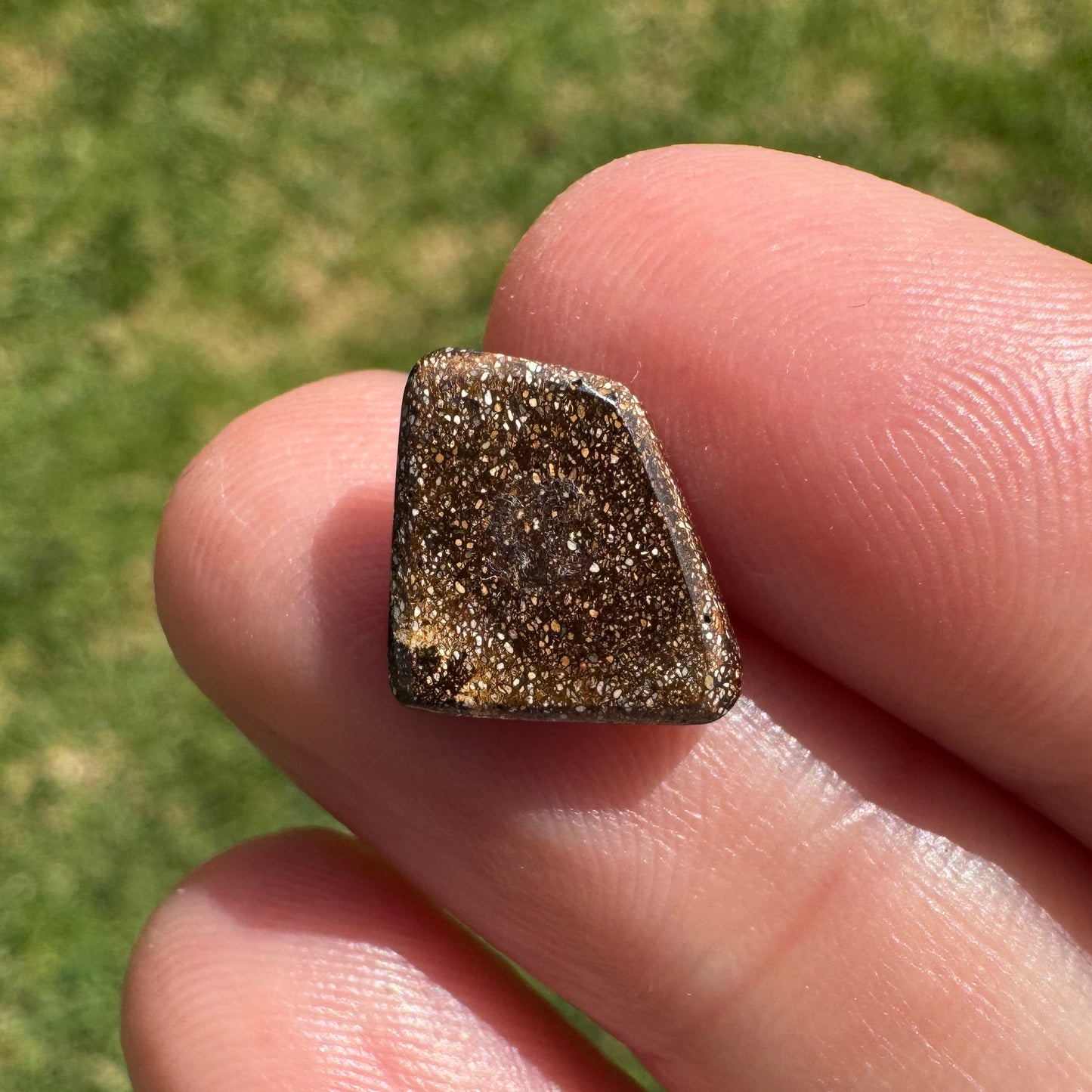 3.28 Ct small boulder opal