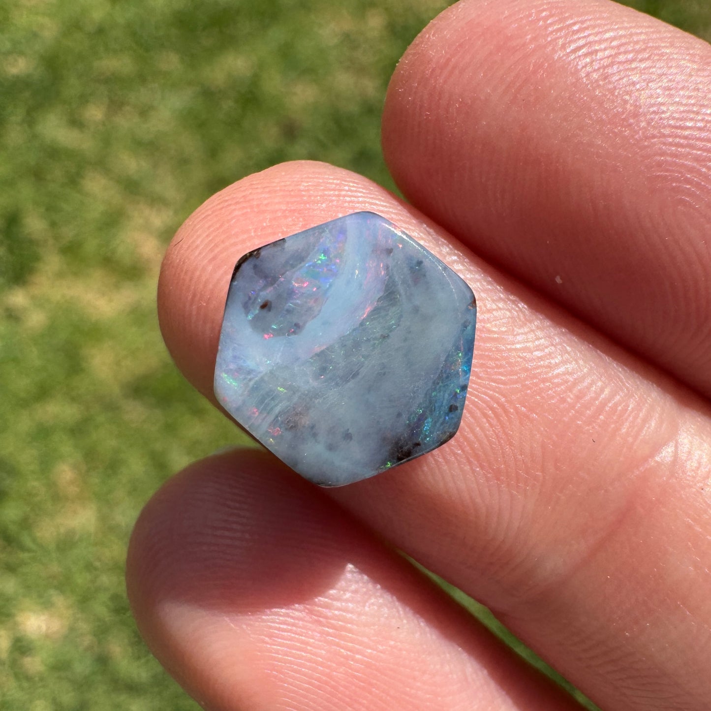 3.51 Ct small boulder opal