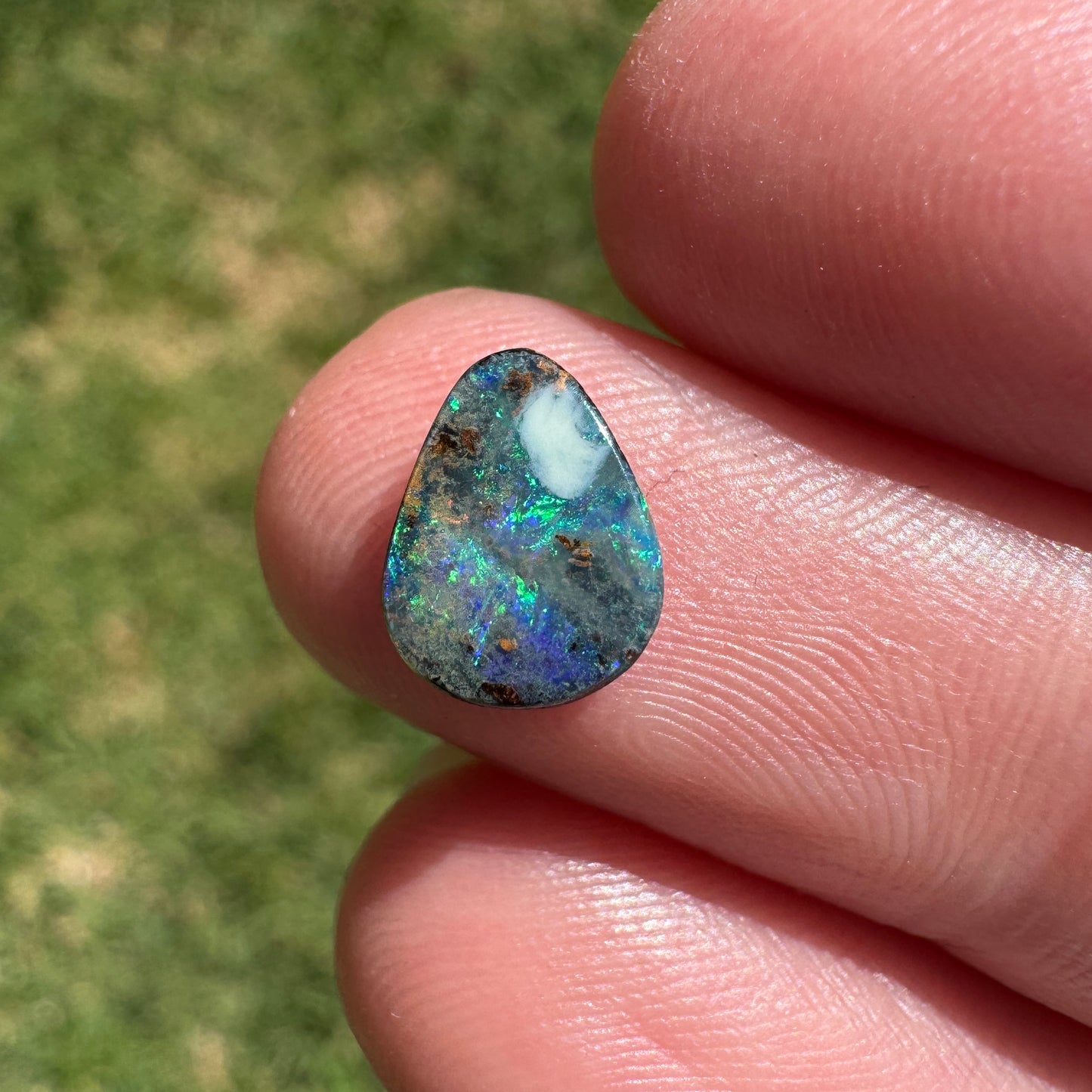 1.07 Ct small boulder opal