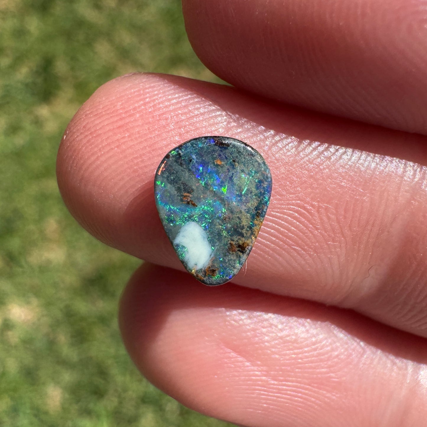 1.07 Ct small boulder opal