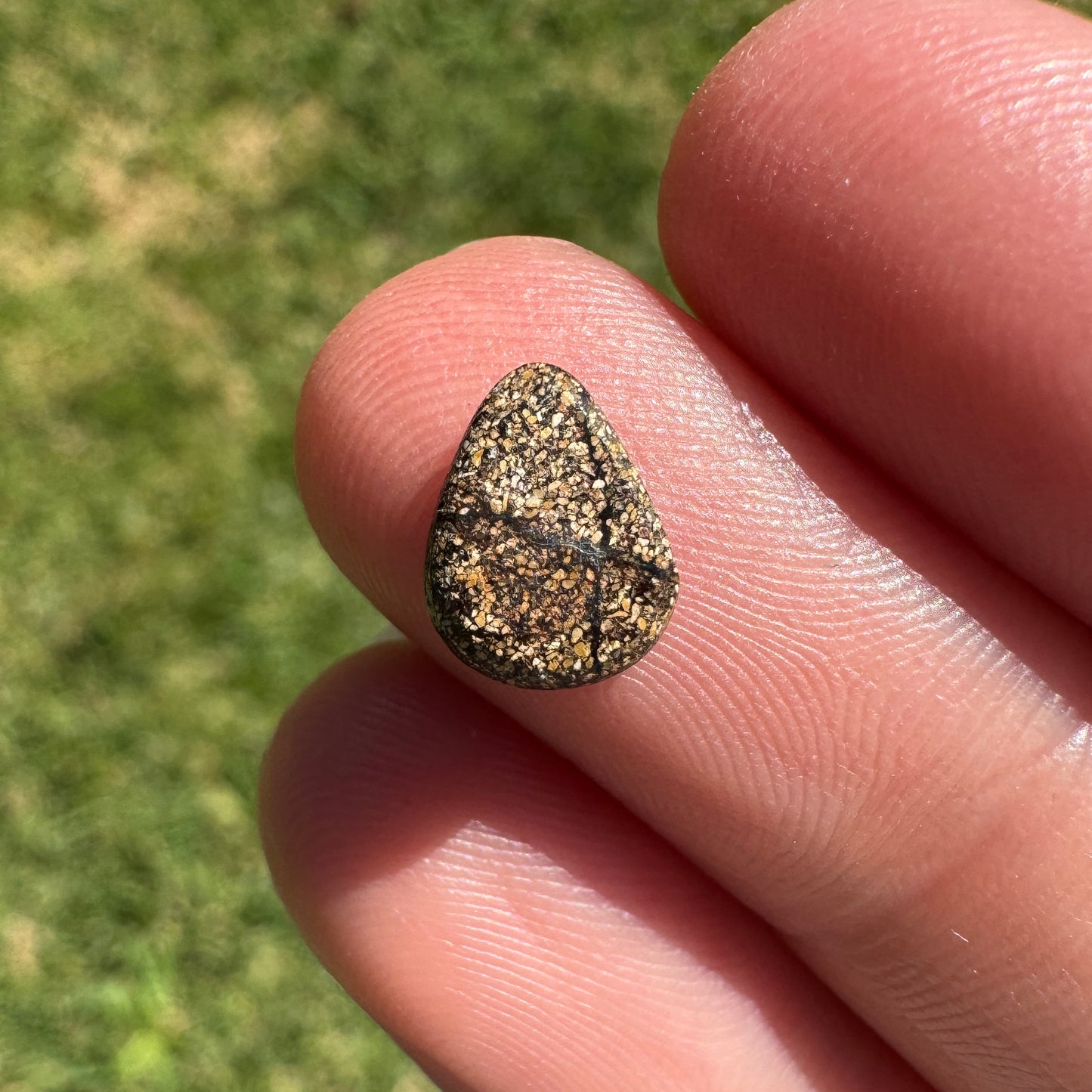 1.07 Ct small boulder opal