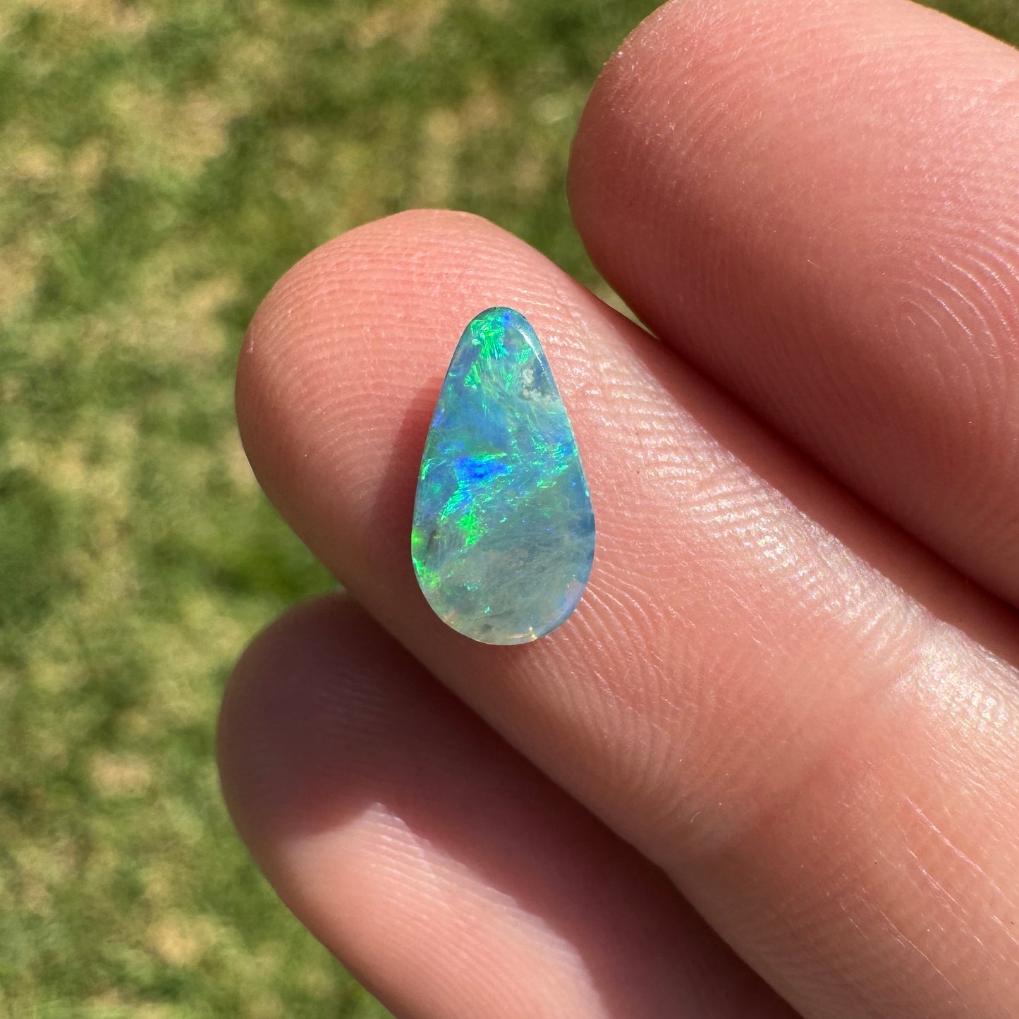 0.76 Ct extra small boulder opal