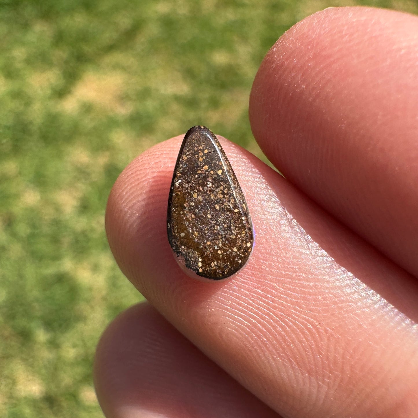 0.76 Ct extra small boulder opal