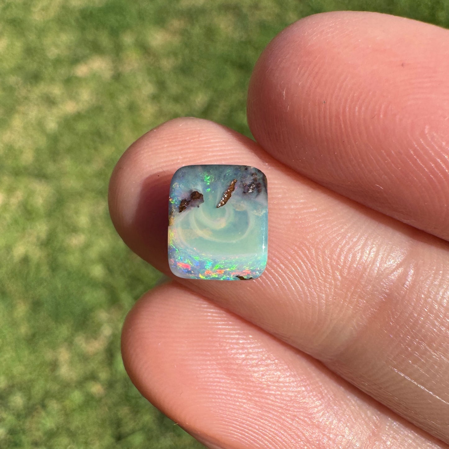 1.89 Ct small boulder opal