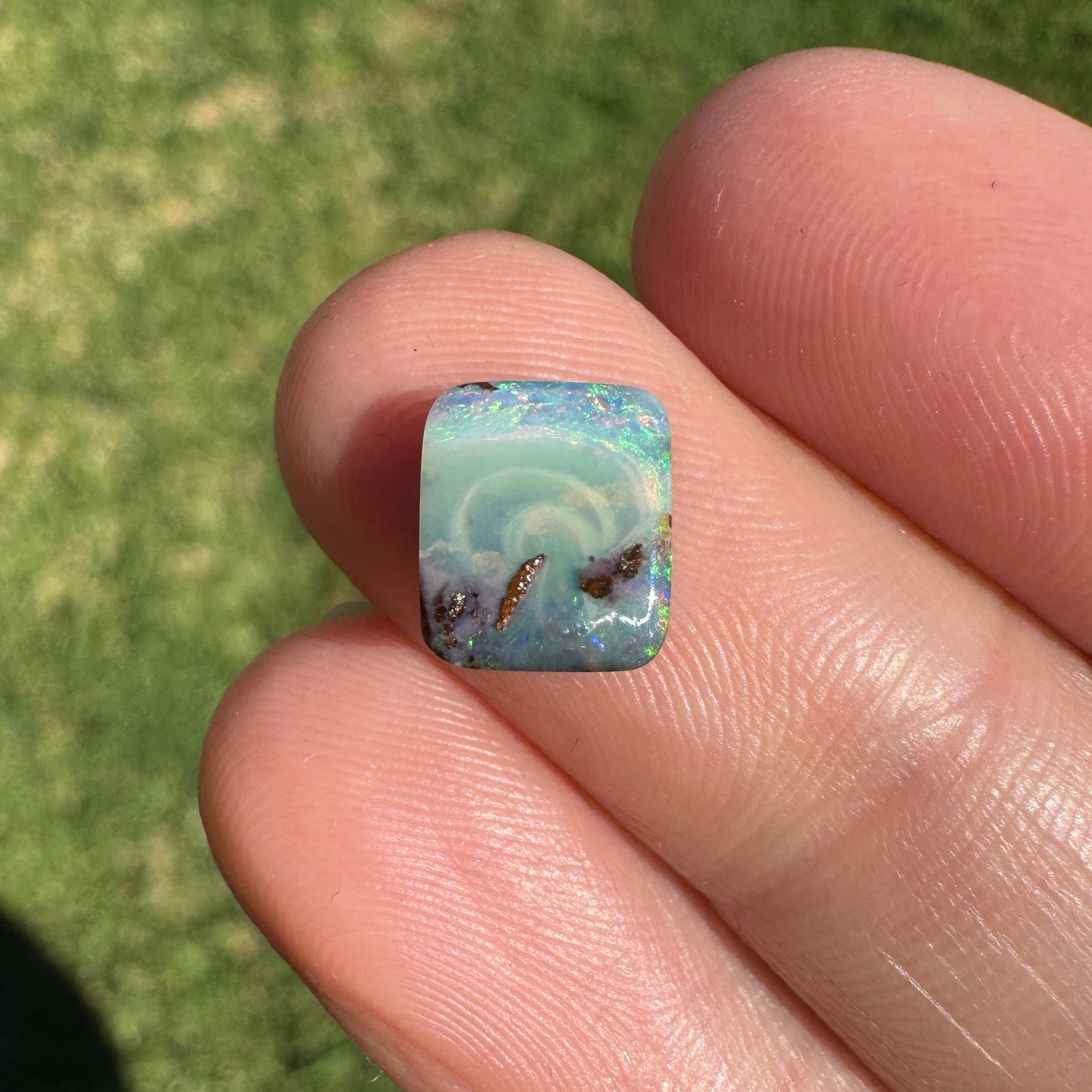 1.89 Ct small boulder opal