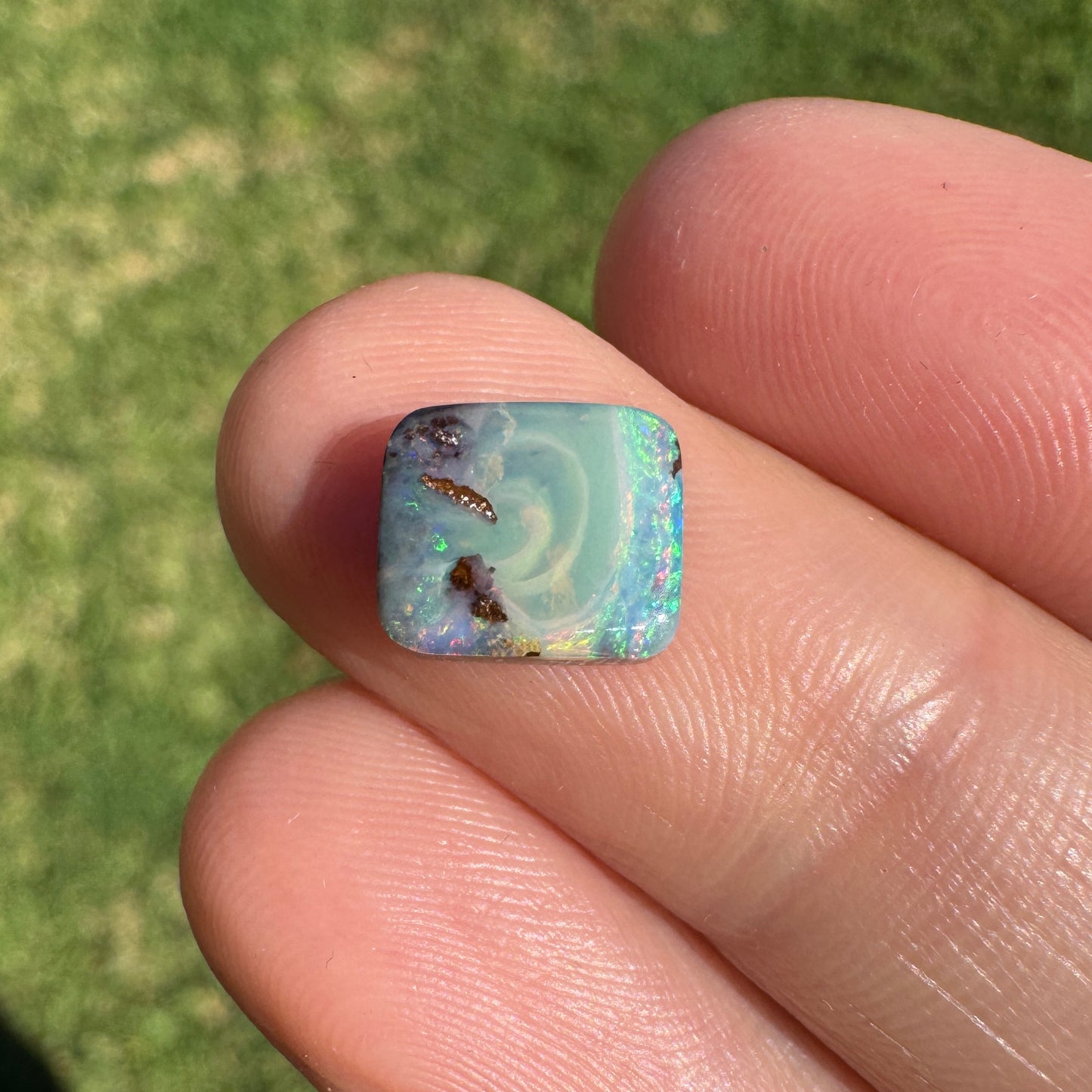 1.89 Ct small boulder opal