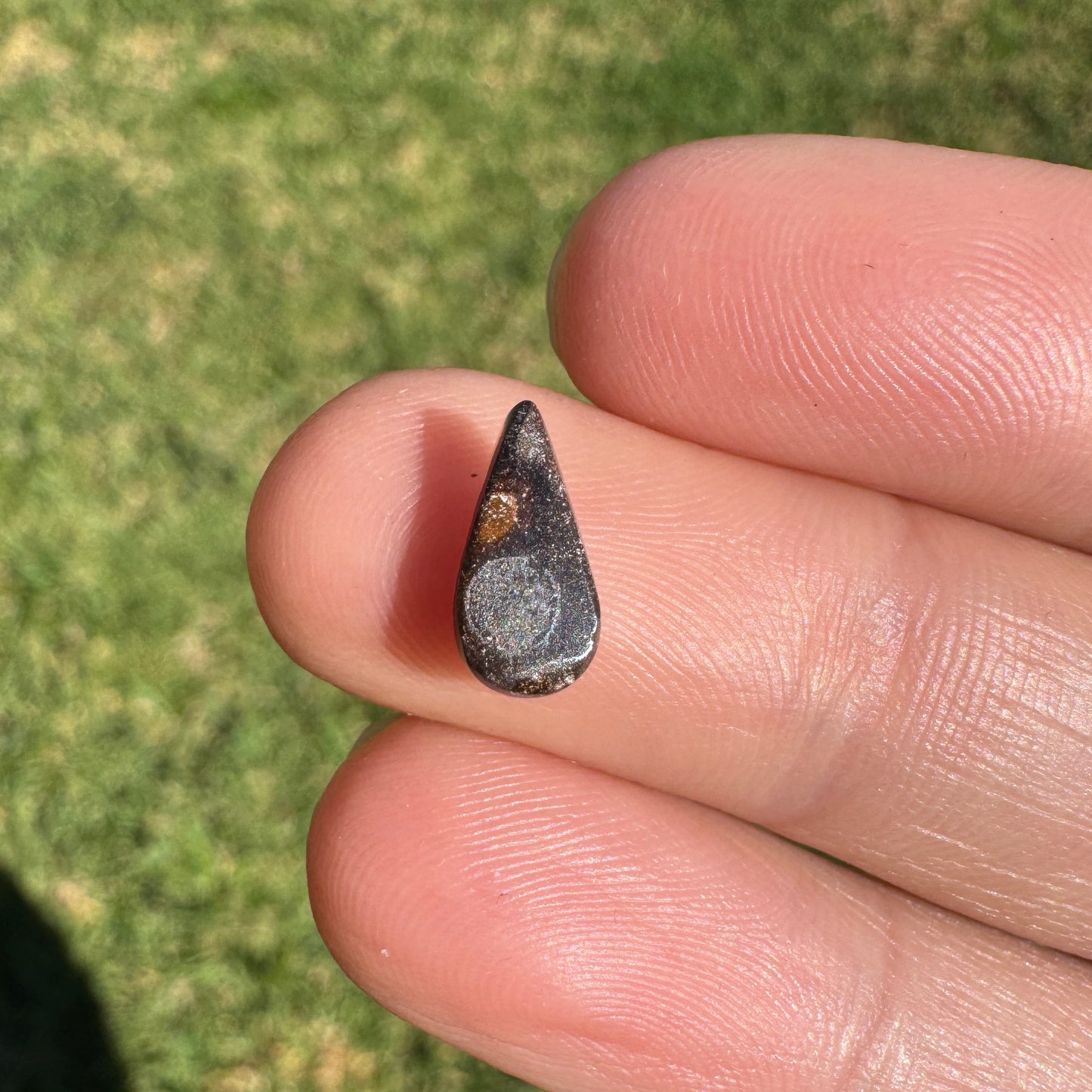 1.07 Ct small boulder opal
