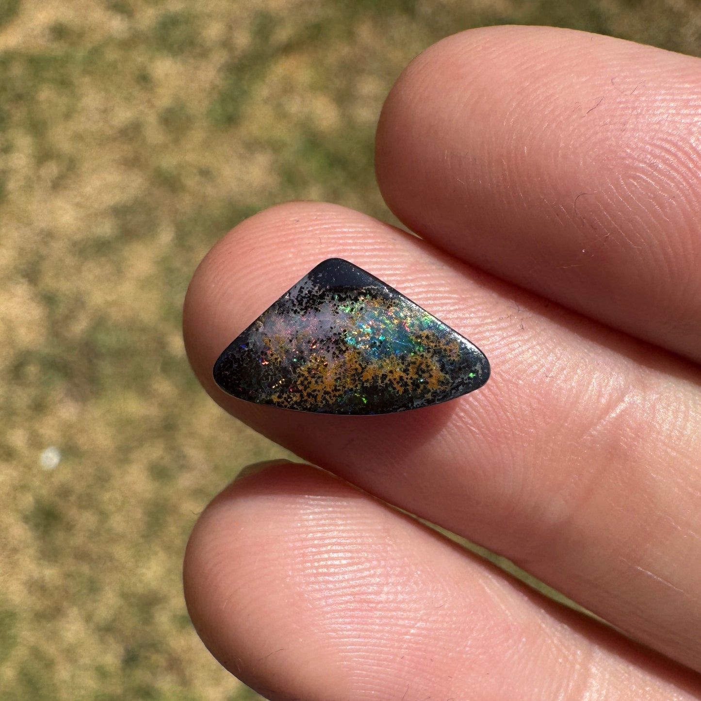 2.66 Ct small boulder opal