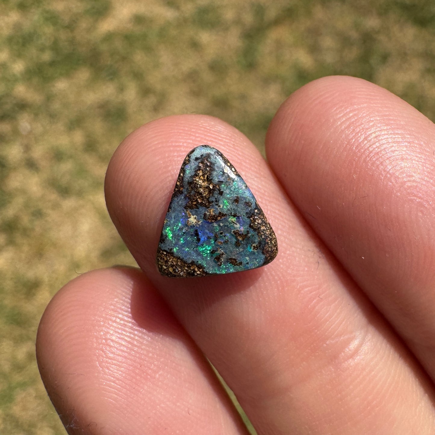 1.55 Ct small boulder opal