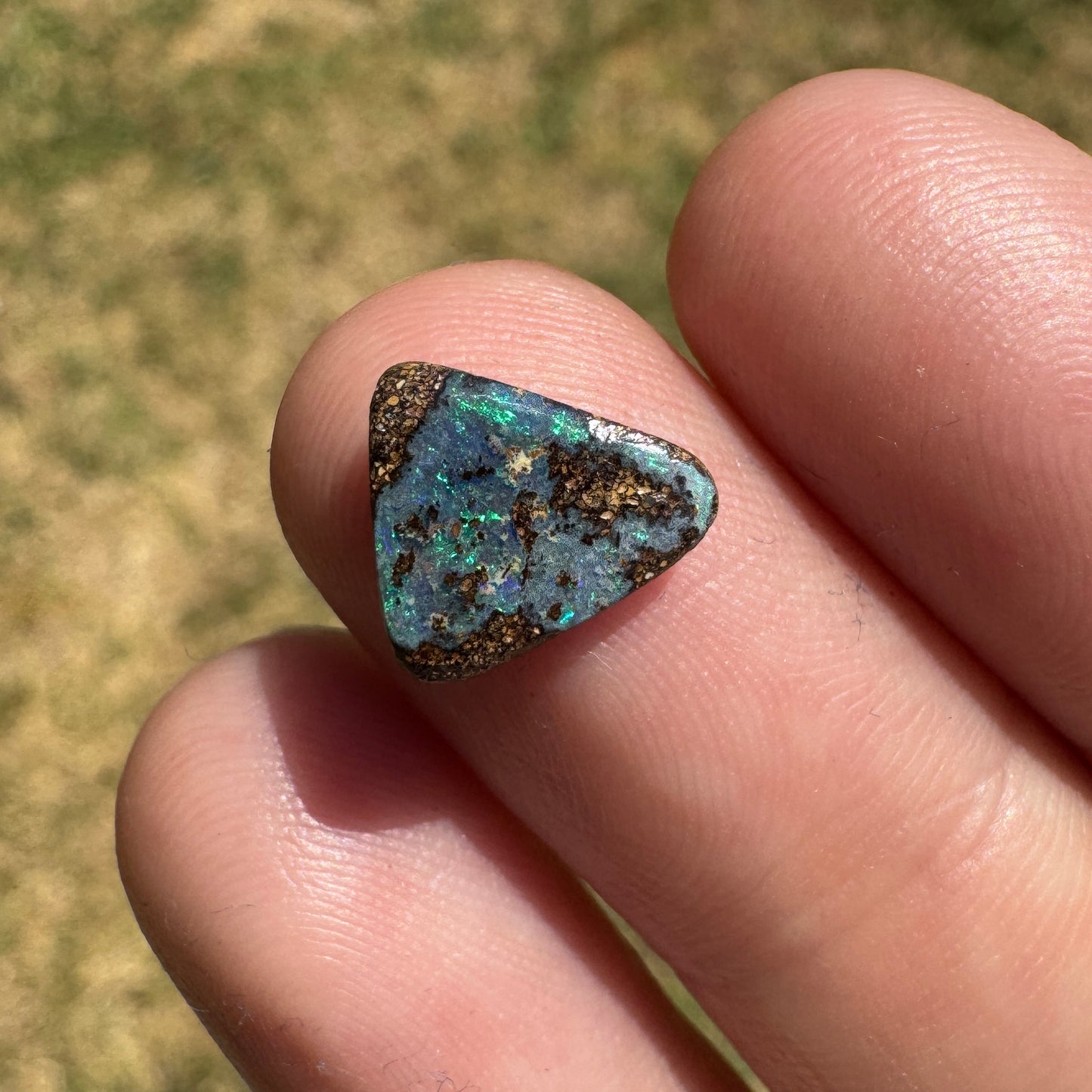 1.55 Ct small boulder opal