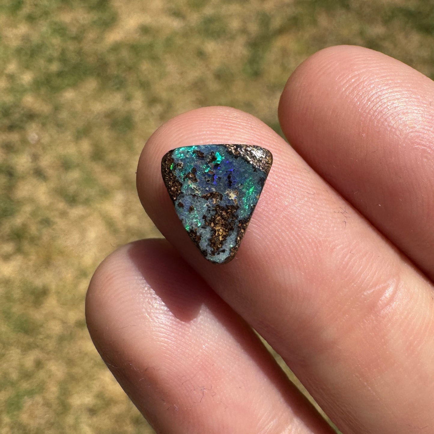 1.55 Ct small boulder opal