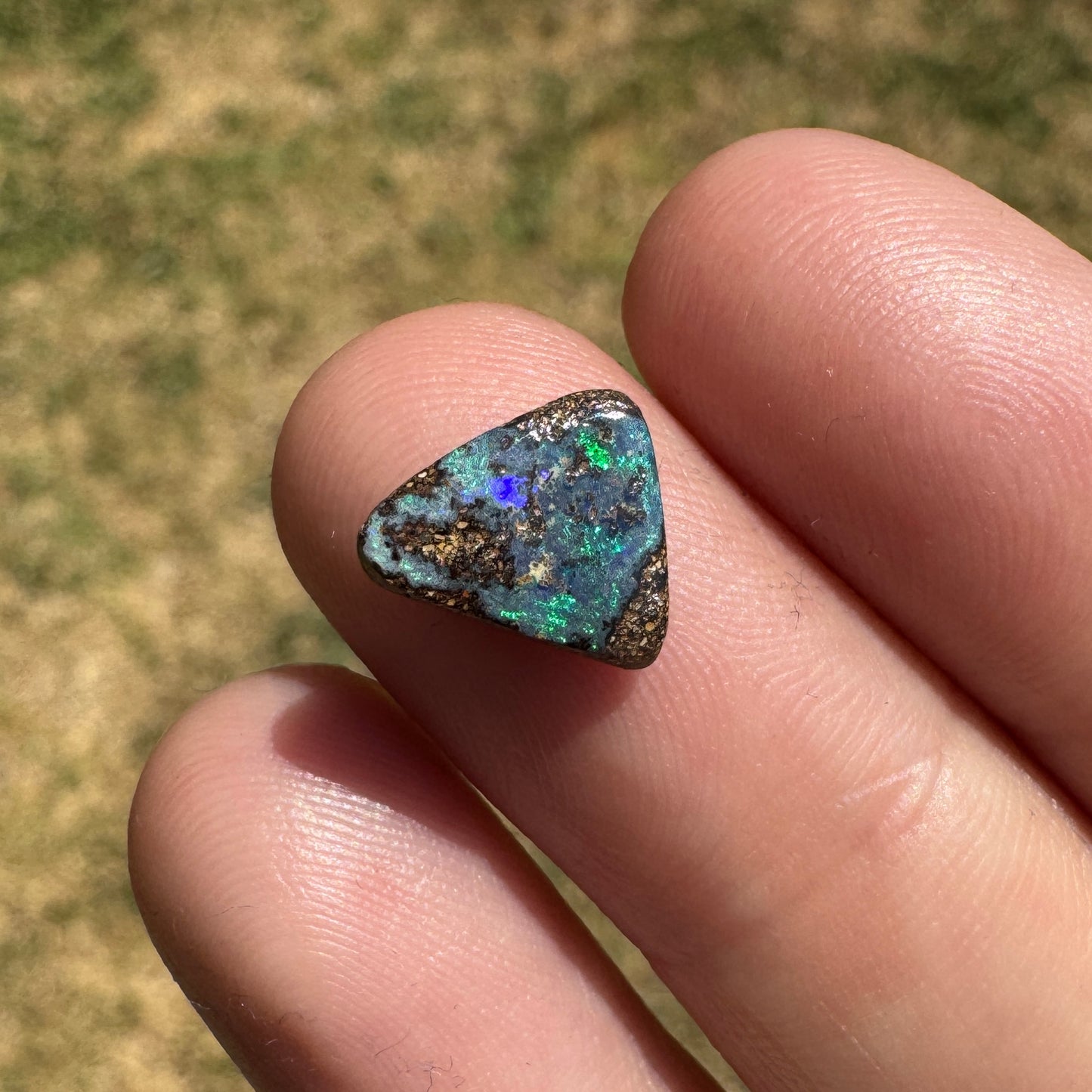 1.55 Ct small boulder opal
